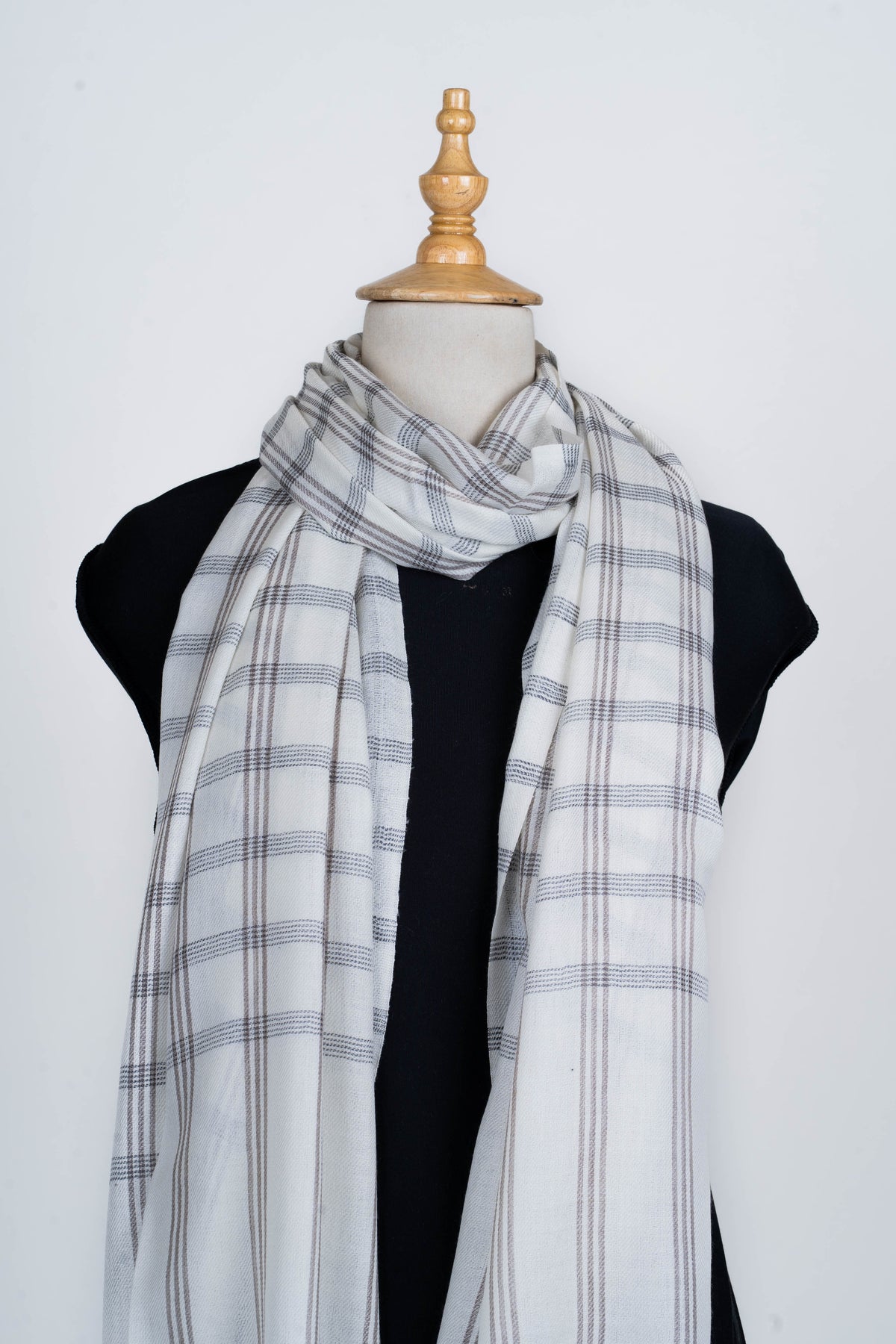 Ethereal Whites: Checked Merino Wool Stole with Subtle Beige Accents