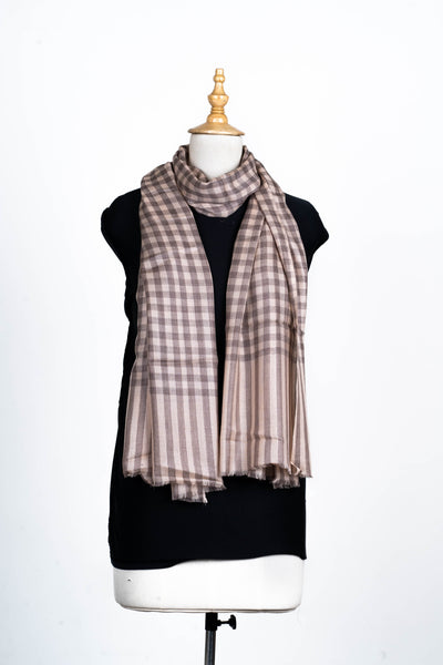 Earthy Charm: Merino Wool Checked Scarf in Warm Brown Tones