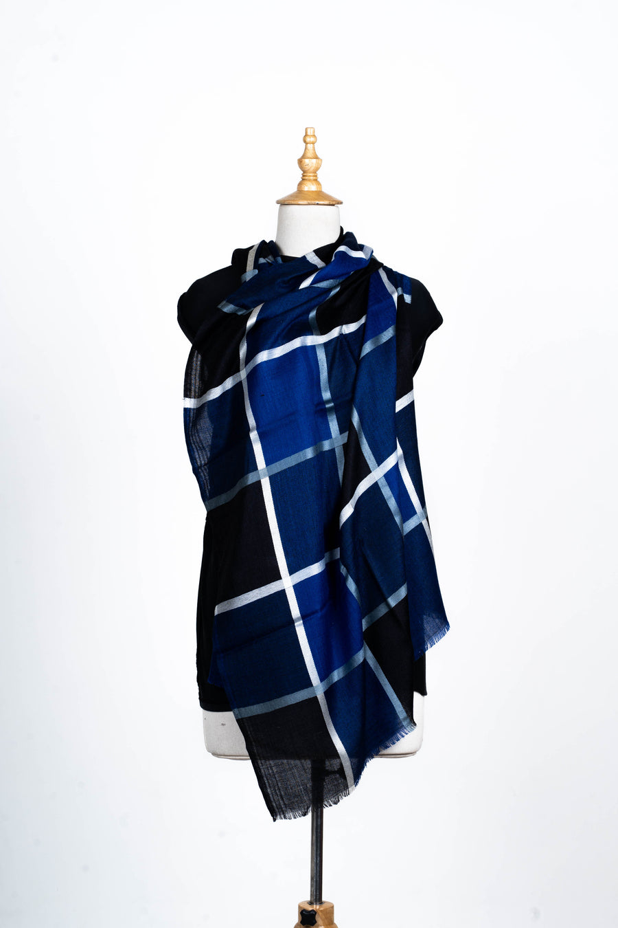 Royal Blues: Merino Wool Checked Stole with Bold Navy Tones