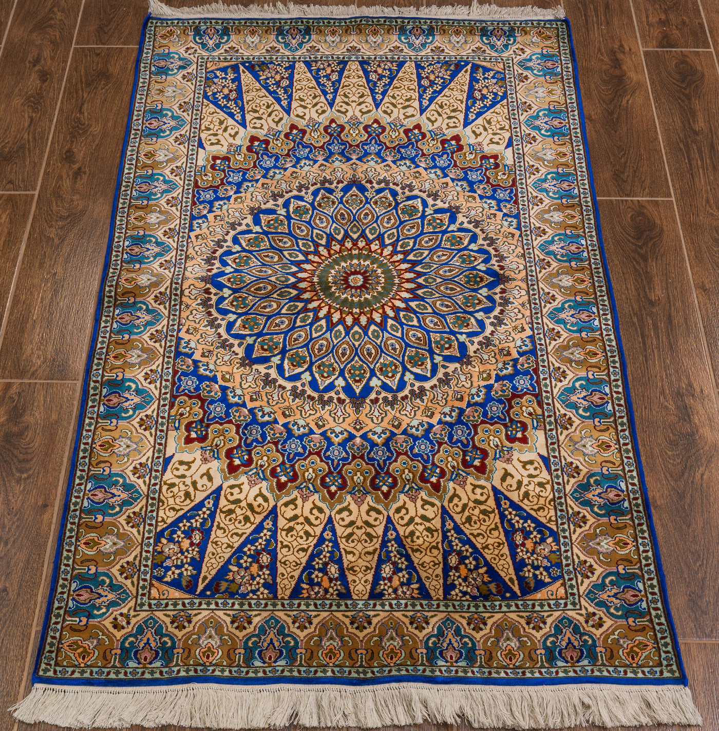 Sunburst Medallion Carpet - Hand Knotted Pure Silk Kashmiri Carpet (3ft * 5ft)