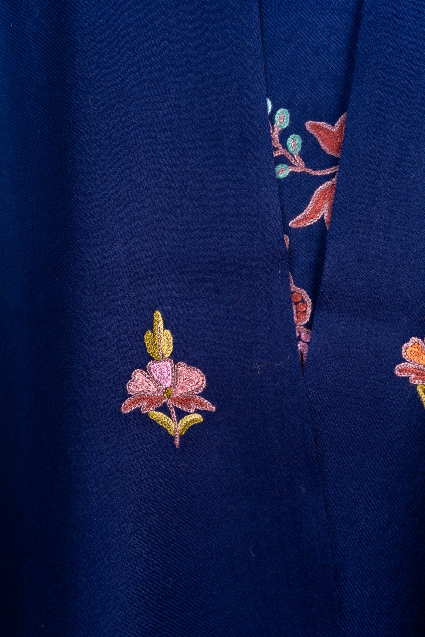 Sham-e-Aari: Kashmiri Hand Embroidered Midnight Suit with Hand Aari Embroidery