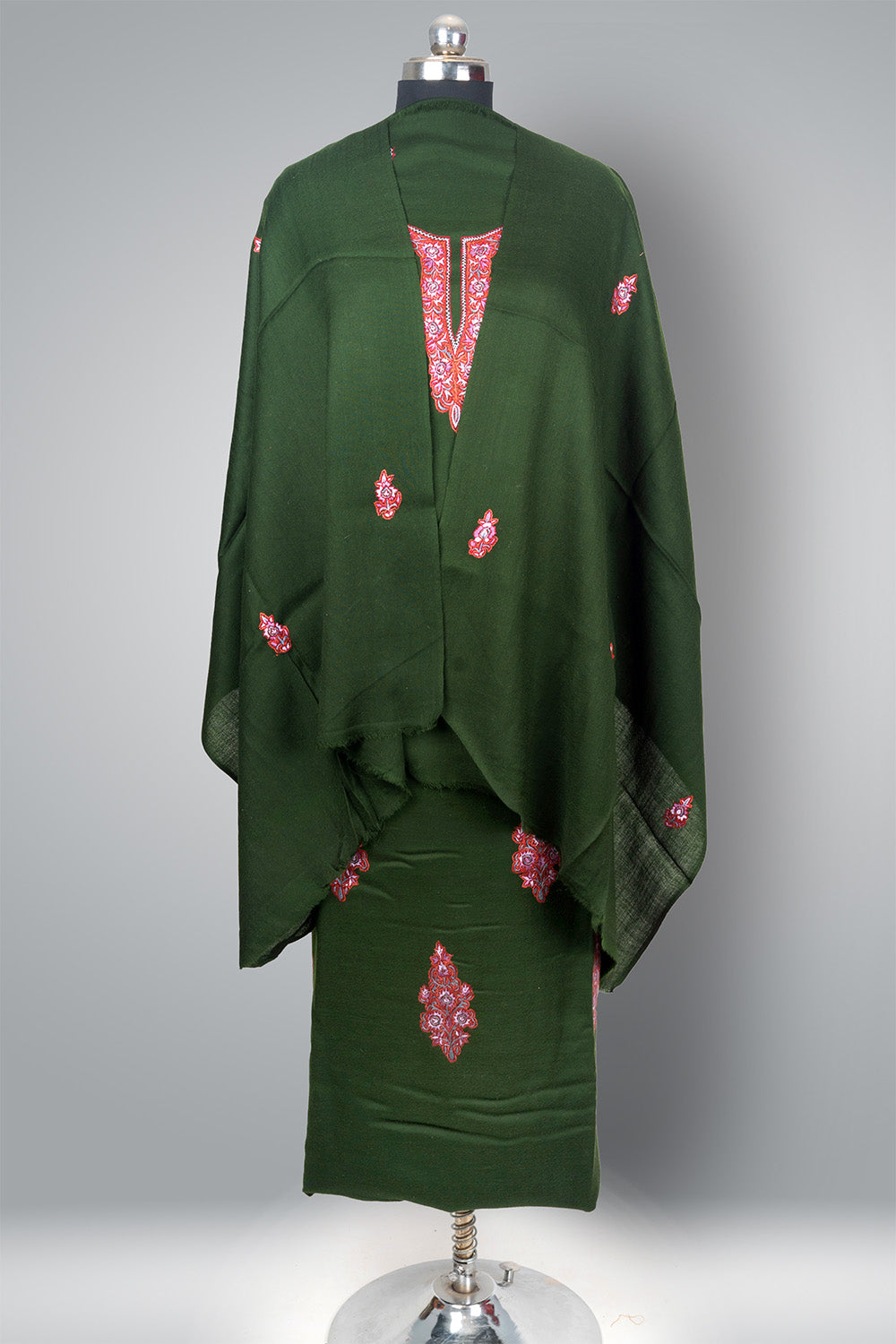 Sabz-e-Sozni: Kashmiri Hand Embroidered Emerald Suit with Sozni Embroidery