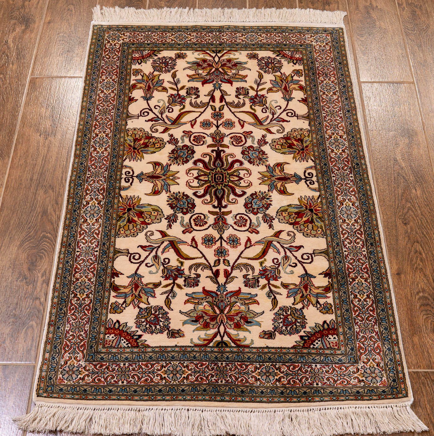 Ivory Garden Majesty Carpet - Hand Knotted Pure Silk Kashmiri Carpet (2.5ft * 4ft)