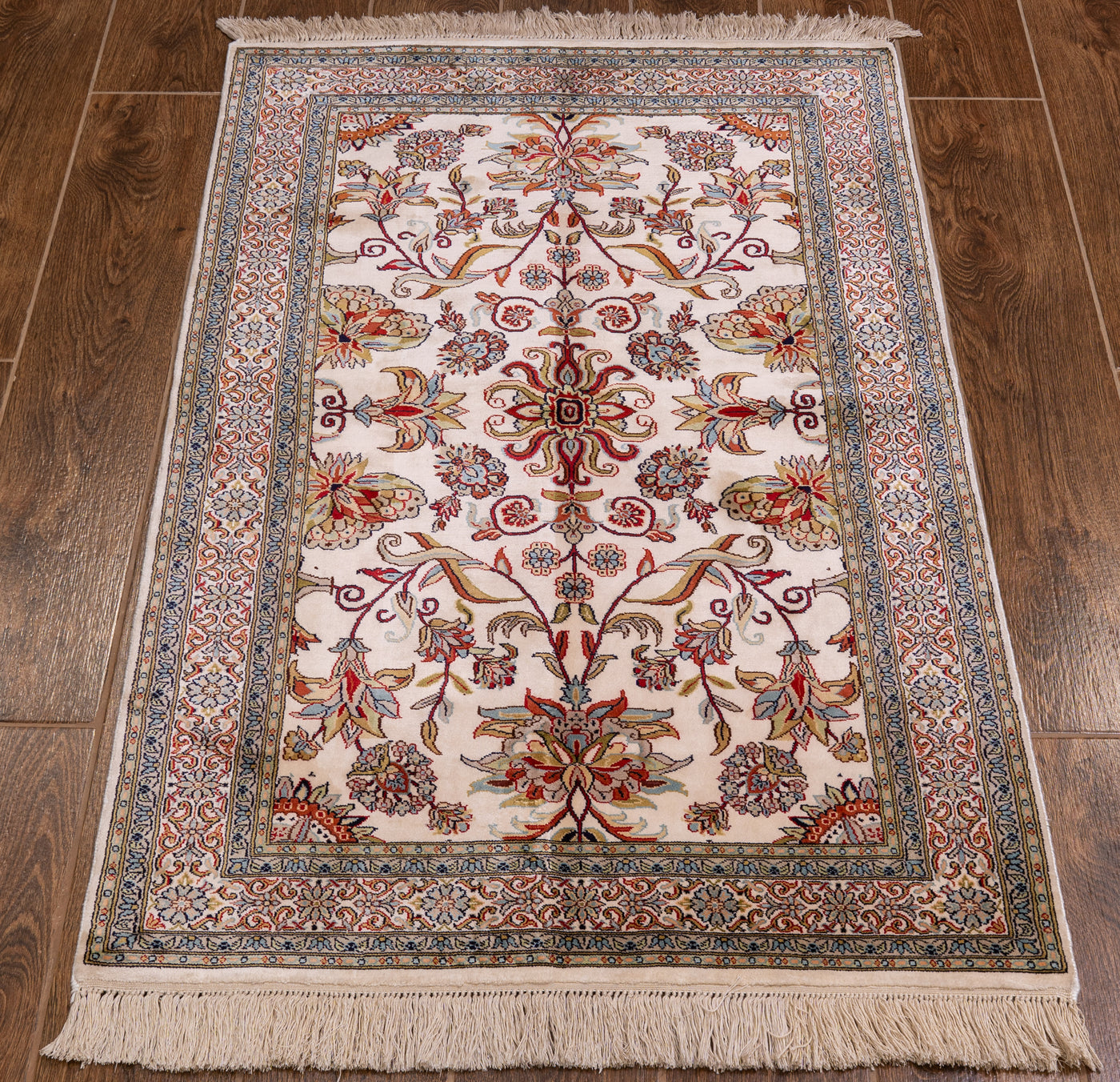 Ivory Garden Majesty Carpet - Hand Knotted Pure Silk Kashmiri Carpet (2.5ft * 4ft)