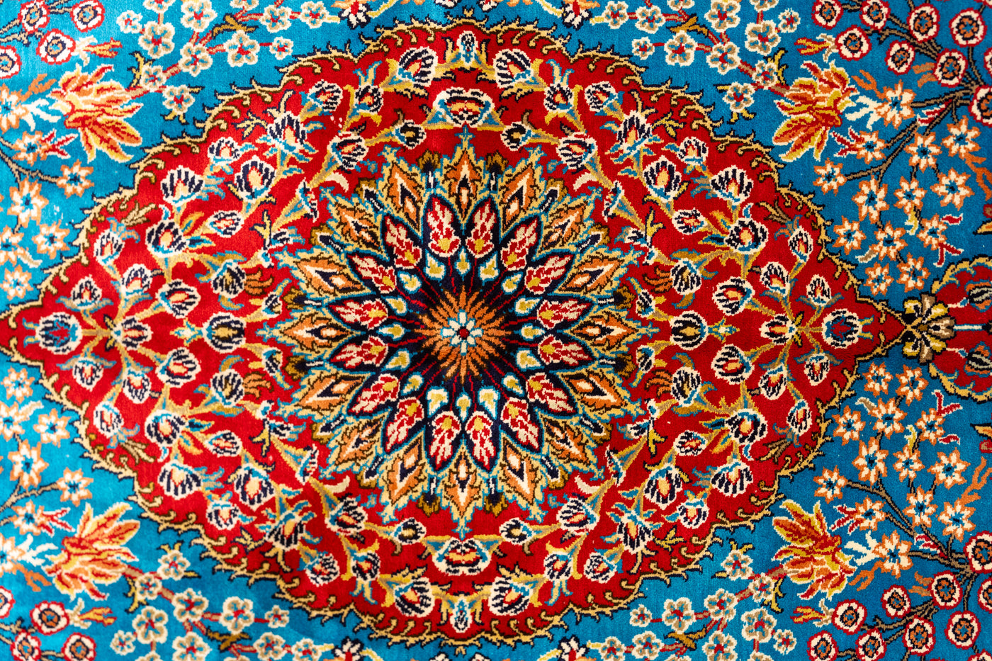 Vibrant Persian Red Medallion Carpet - Hand Knotted Pure Silk Kashmiri Carpet (4ft * 6ft)