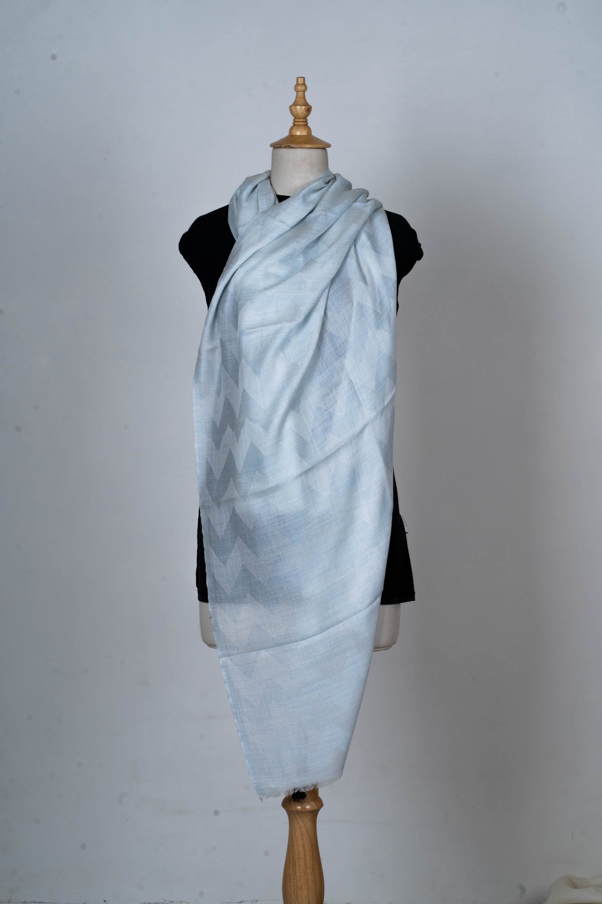 Icy Elegance: Plain Merino Wool Stole in Soft Pastel Blue