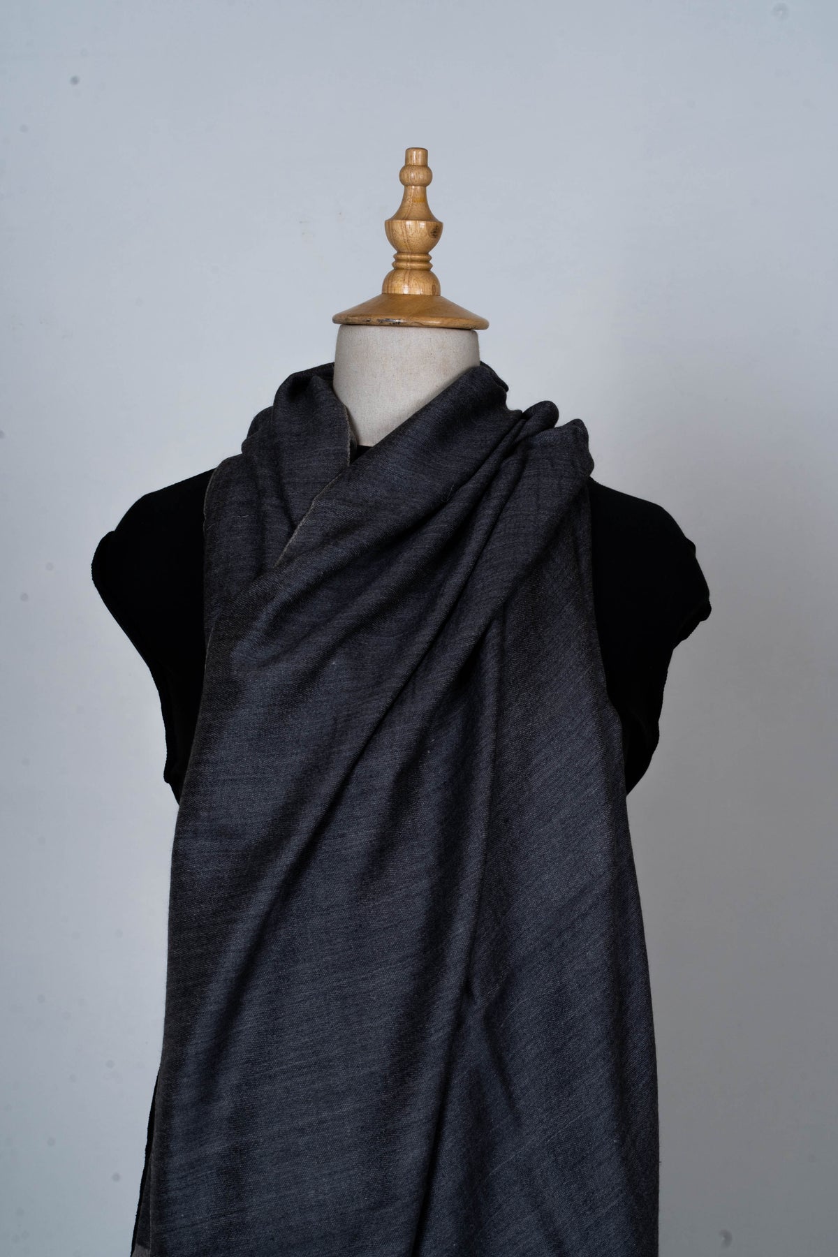 Charcoal Sophistication: Plain Merino Wool Stole in Deep Gray