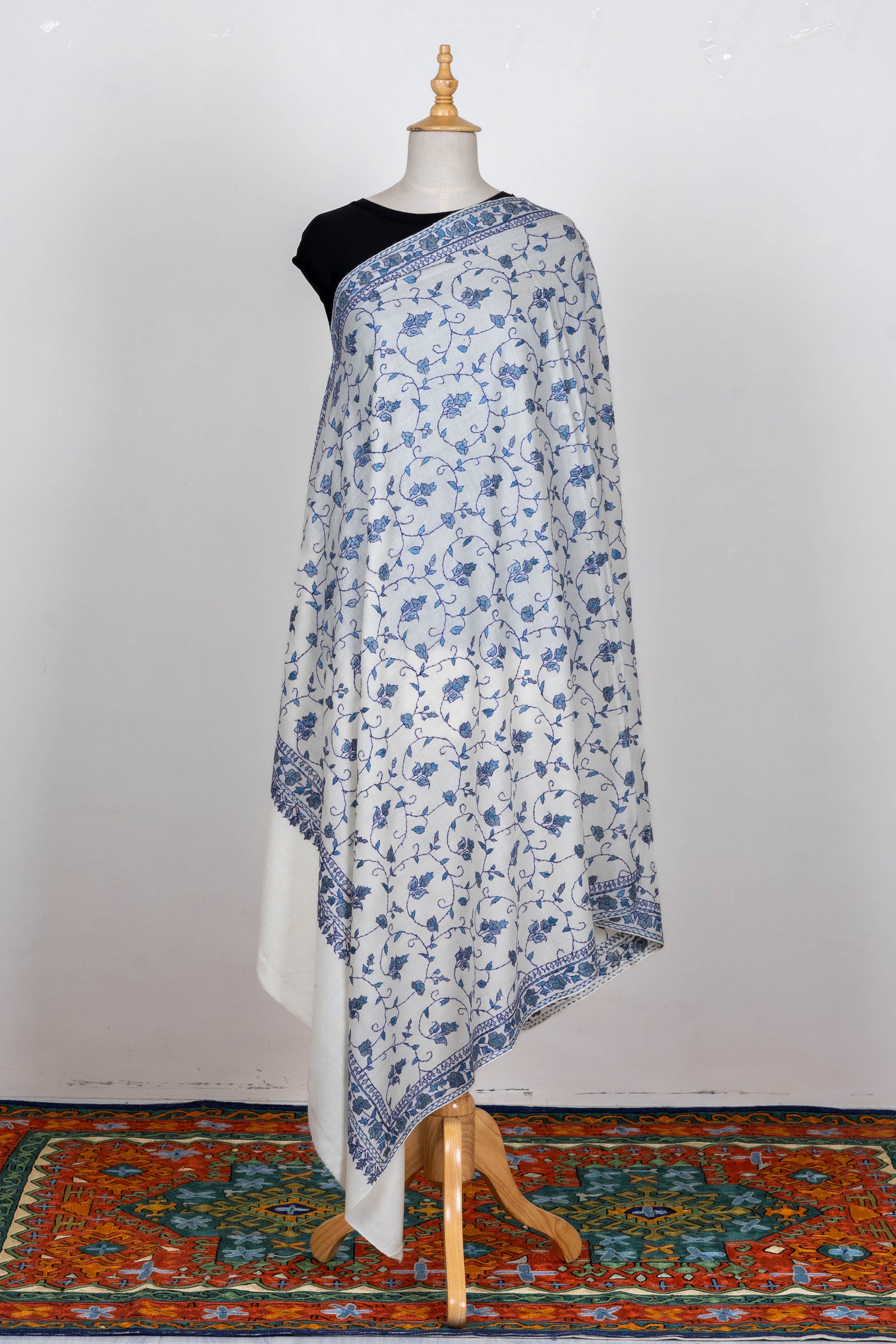 Neelofar – Sozni Hand-Embroidered Merino Wool Shawl