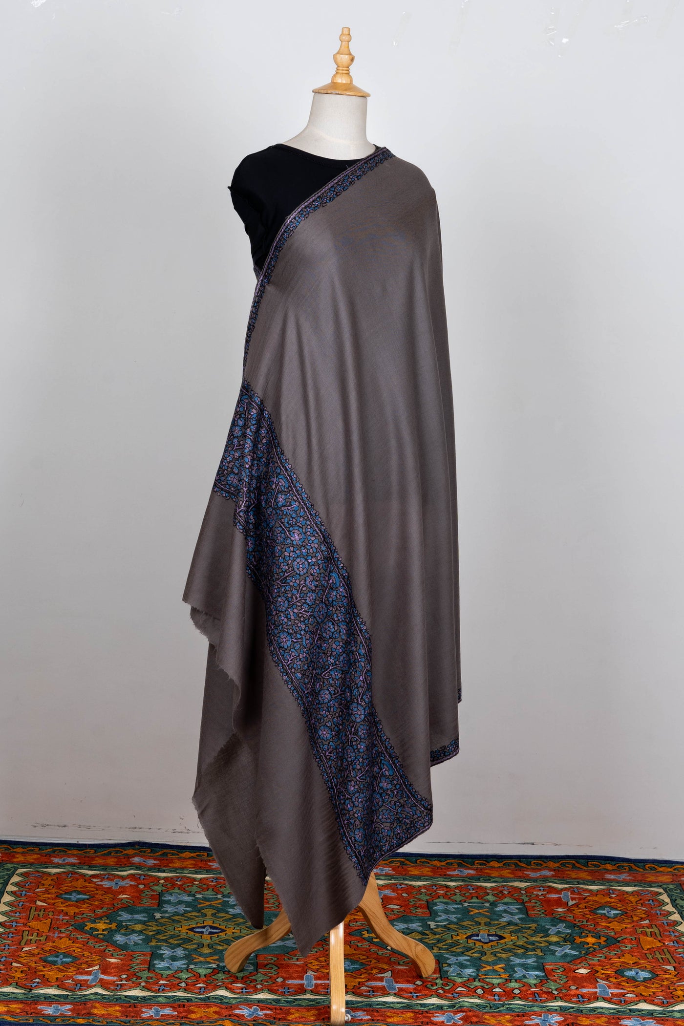 Shaam-e-Falak – Merino Wool Shawl with Sozni Hand Embroidery