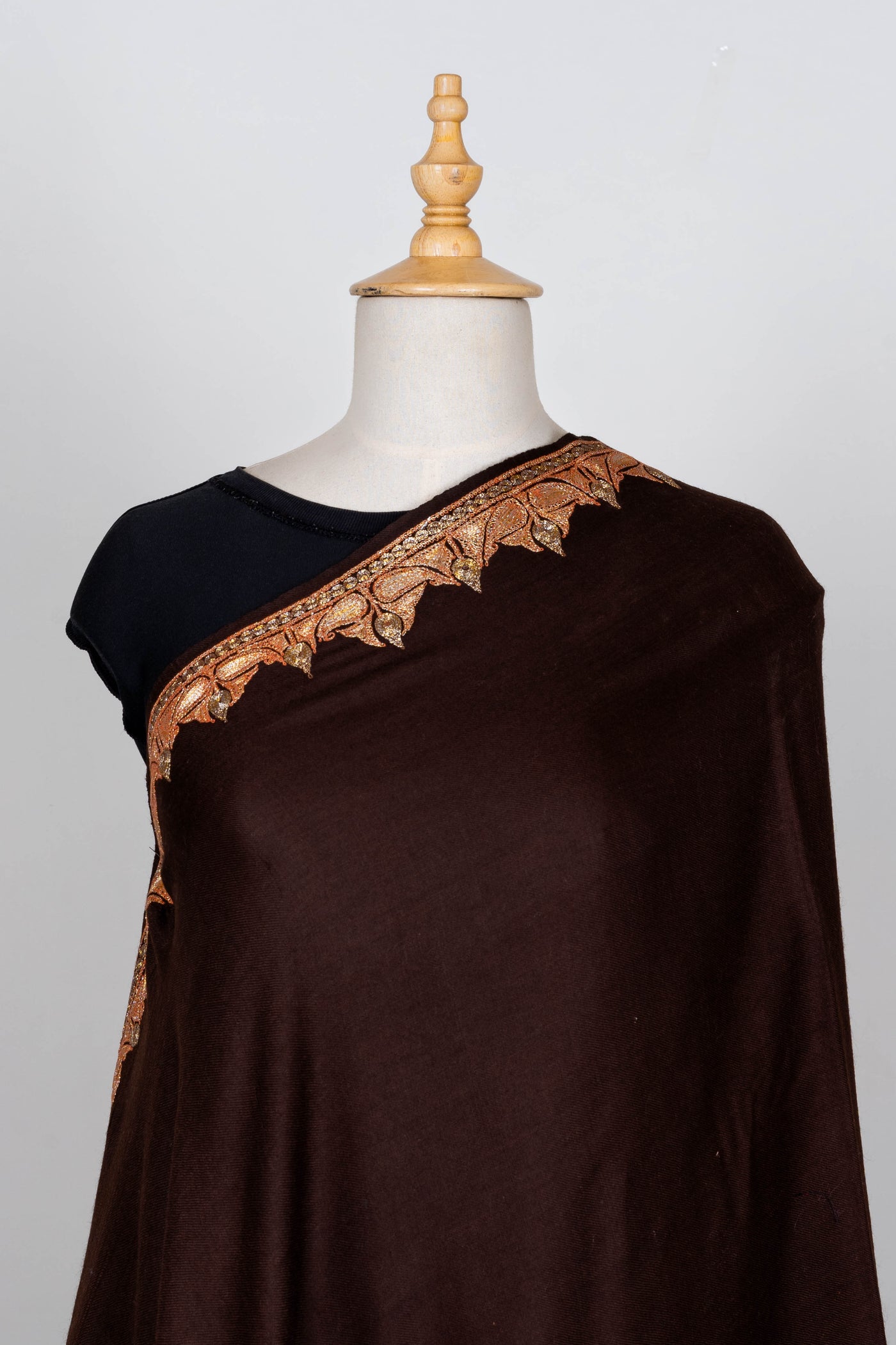 Shahi Nazakat – Merino Wool Shawl with Tilla Embroidery