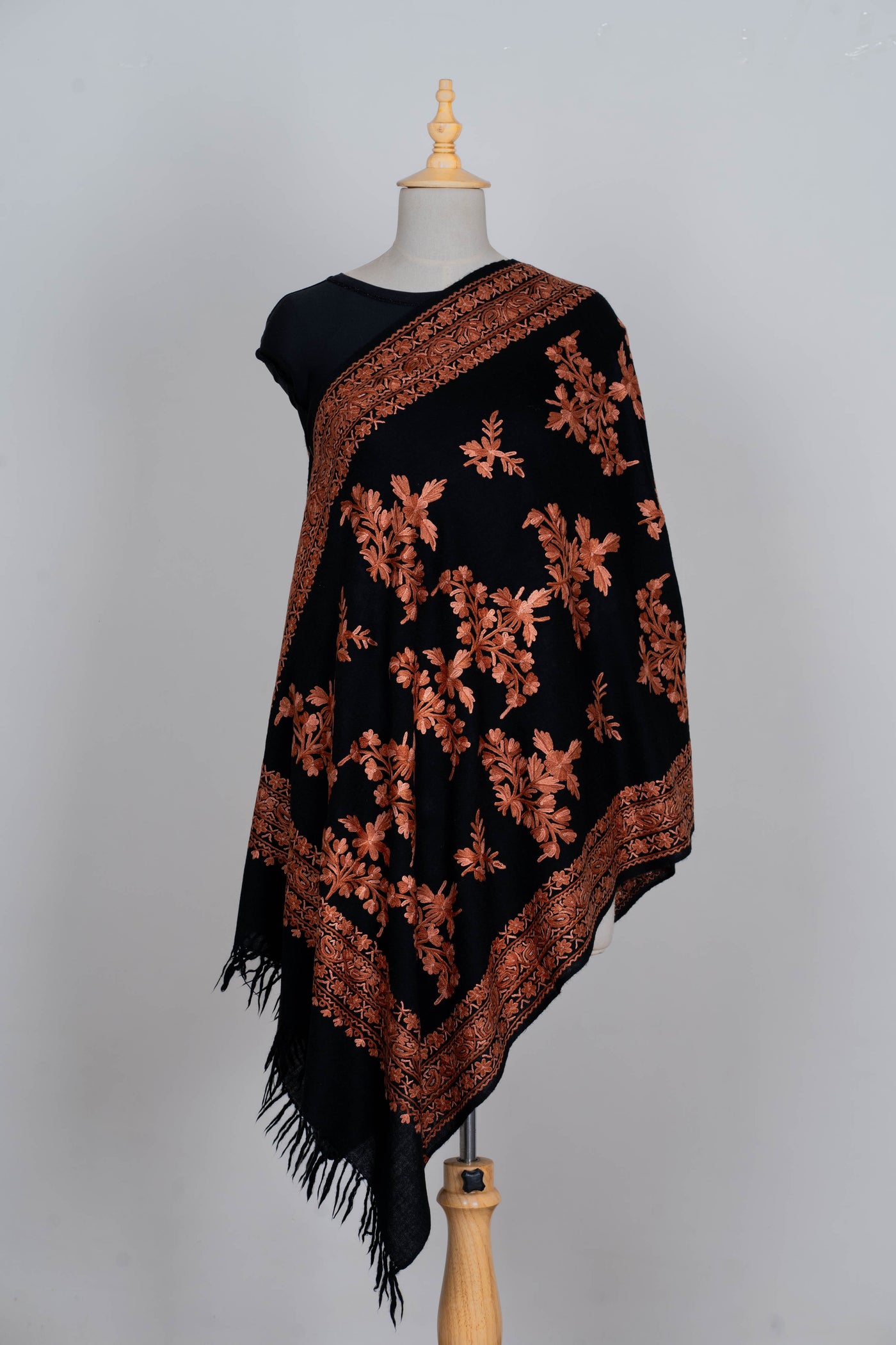 Shabnam-e-Zar – Hand Aari Embroidered Merino Wool Scarf