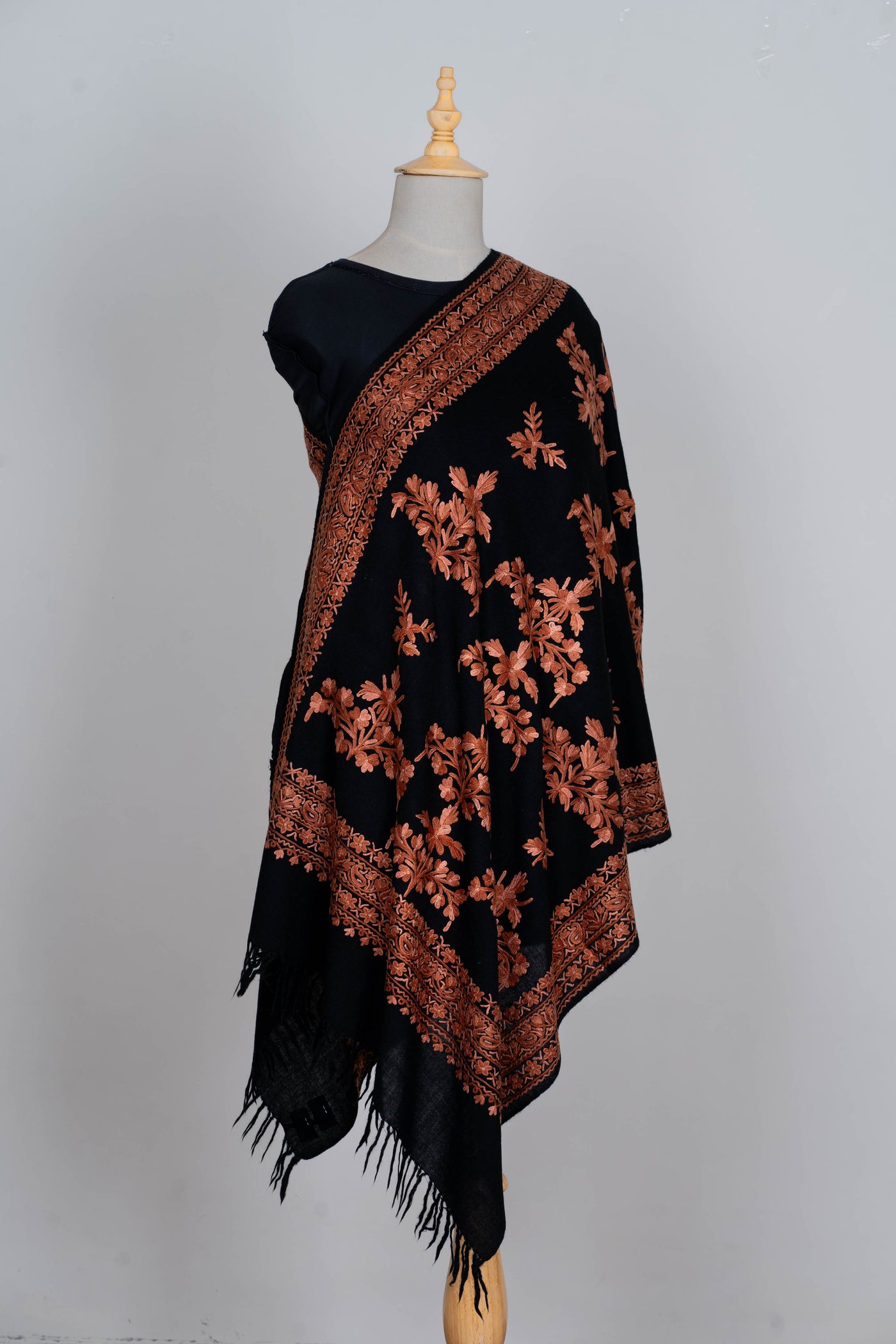 Shabnam-e-Zar – Hand Aari Embroidered Merino Wool Scarf