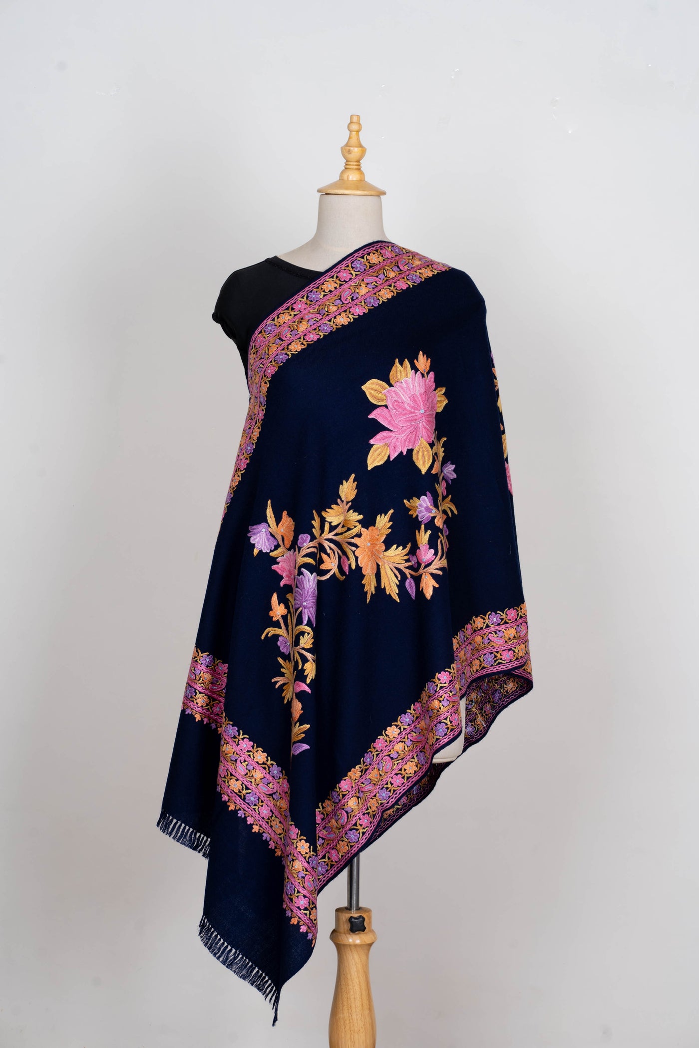 Neel Gulnaar – Hand Aari Embroidered Merino Wool Scarf