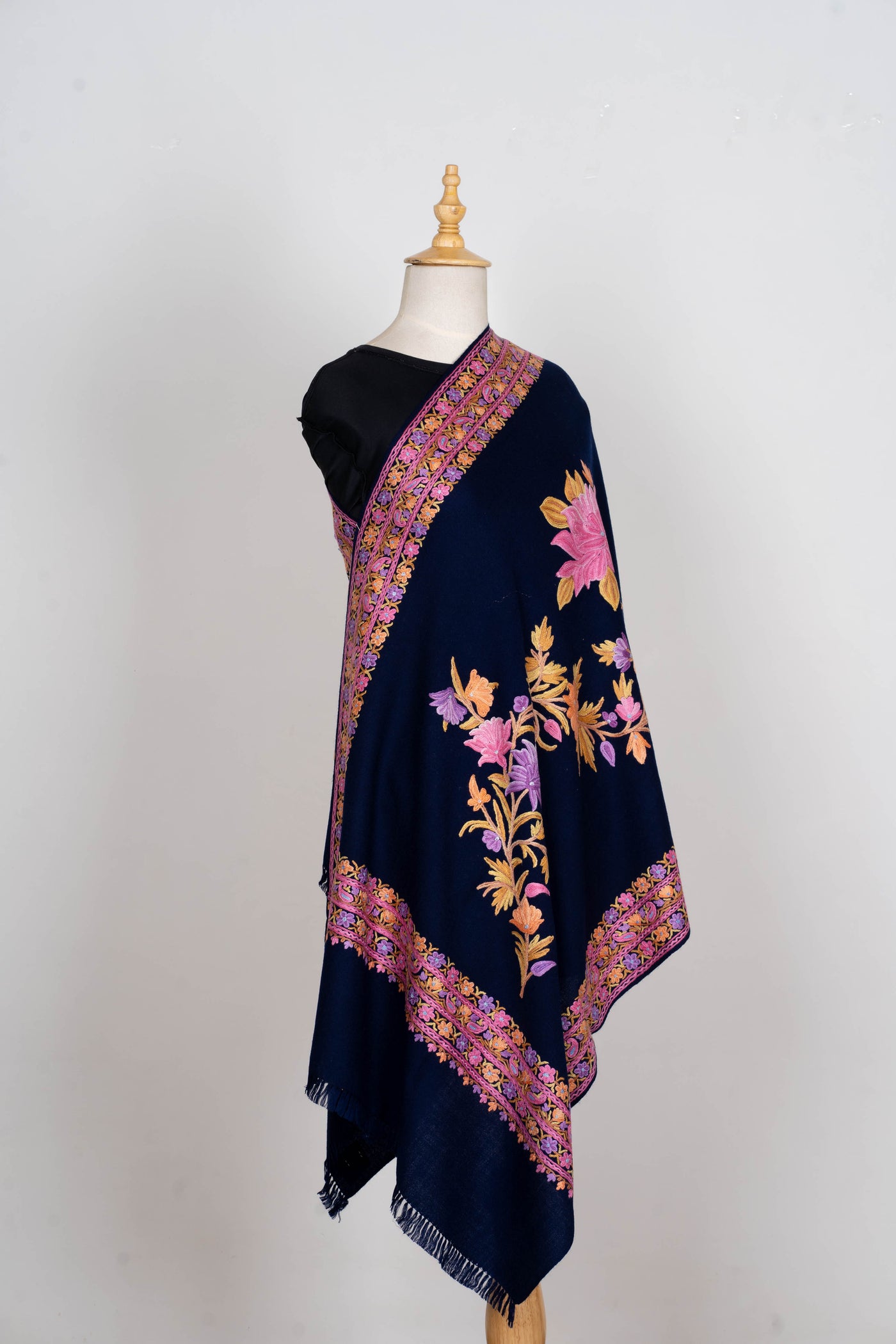 Neel Gulnaar – Hand Aari Embroidered Merino Wool Scarf