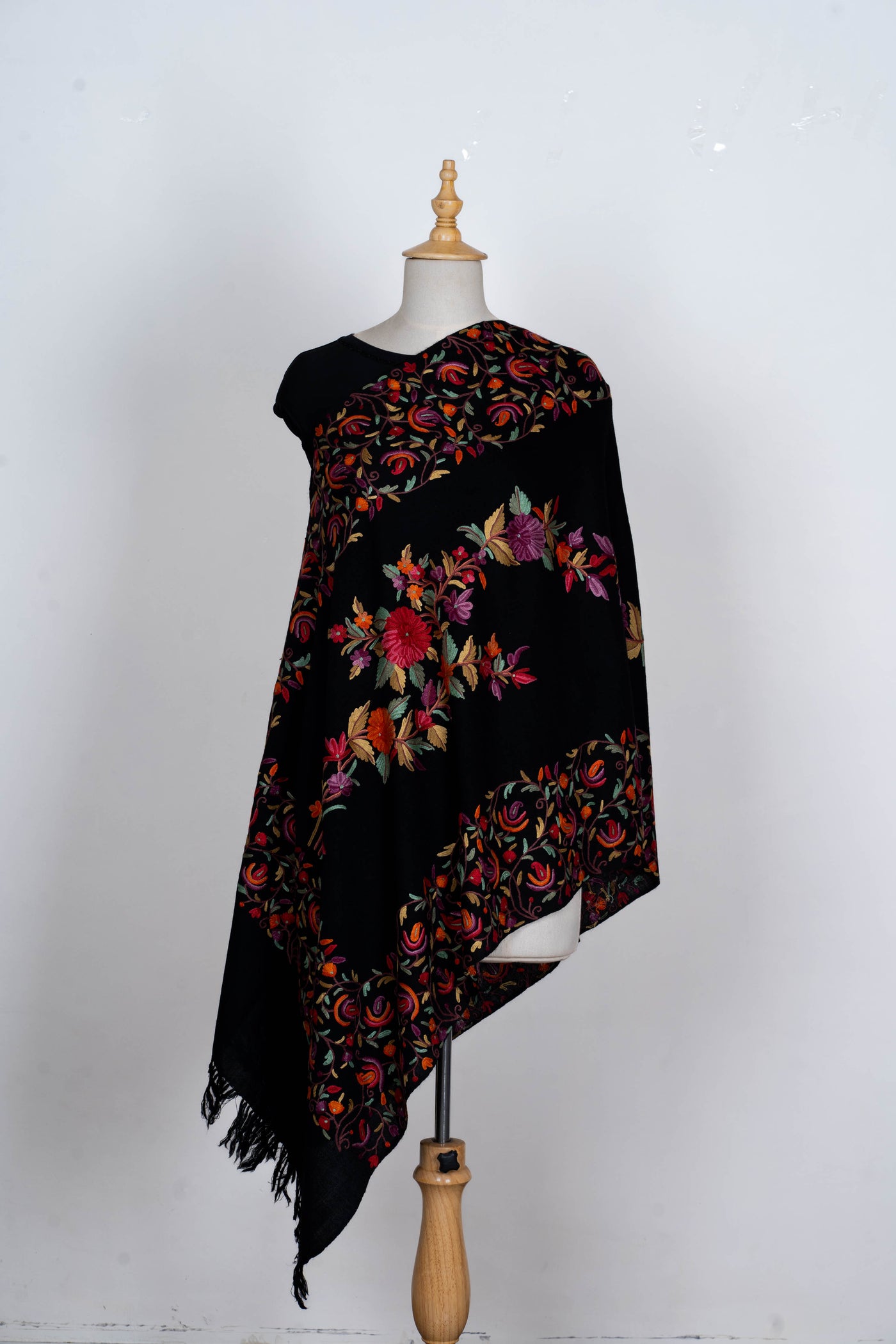 Gulzar-e-Shab – Hand Aari Embroidered Merino Wool Scarf