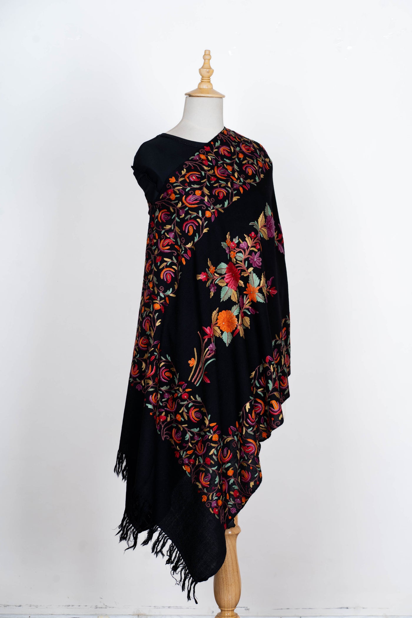 Gulzar-e-Shab – Hand Aari Embroidered Merino Wool Scarf