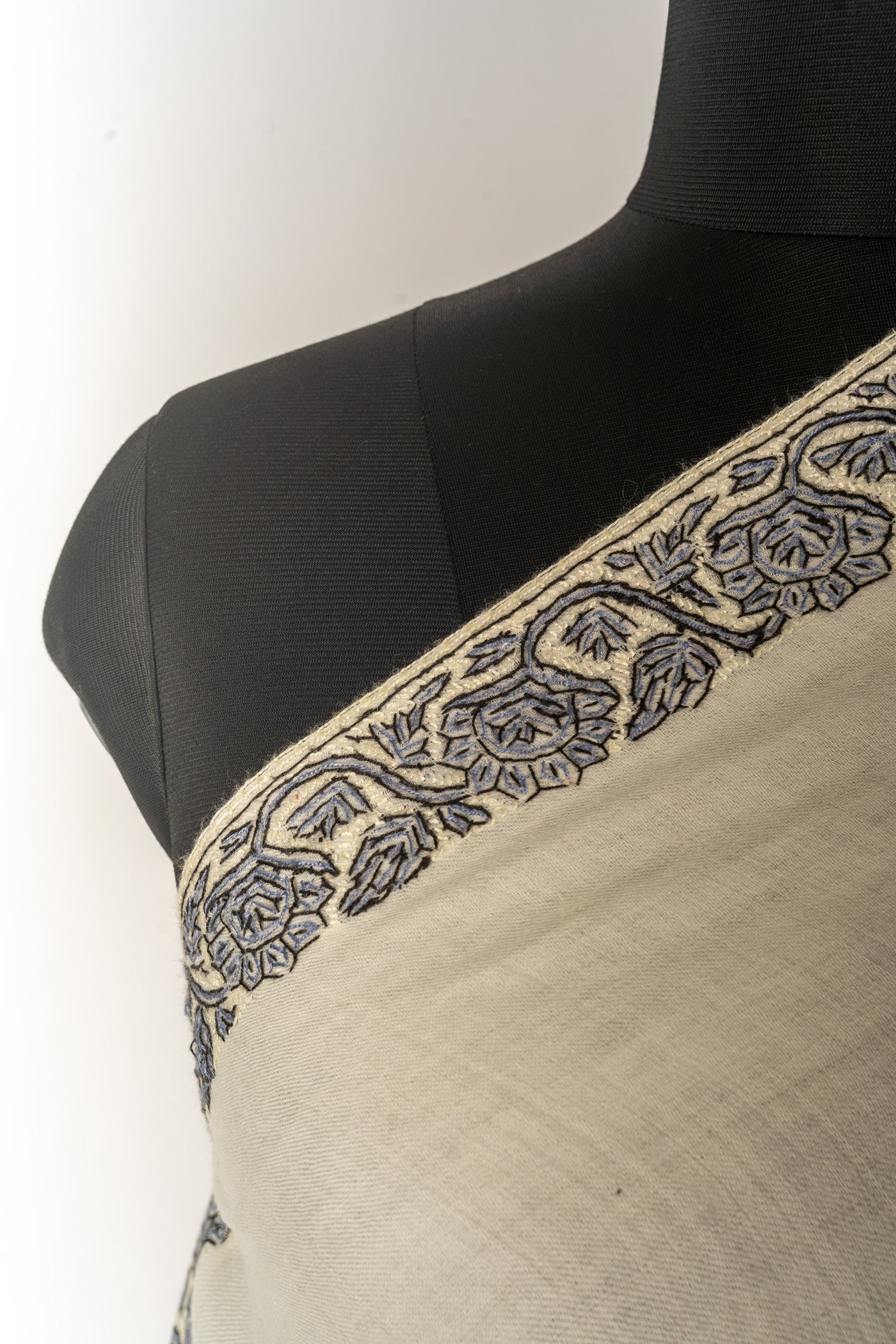 Timeless Grace: Hand-Embroidered Sozni Border Merino Wool Shawl in Ivory Charm