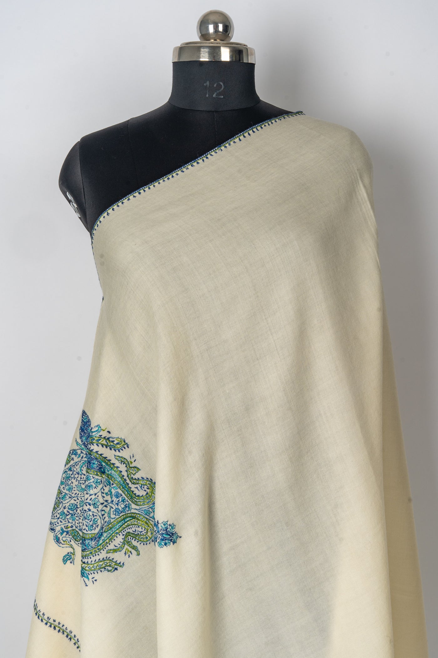 Ivory Grace: Hand-Embroidered Sozni Paisley Merino Wool Shawl with Floral Flourish