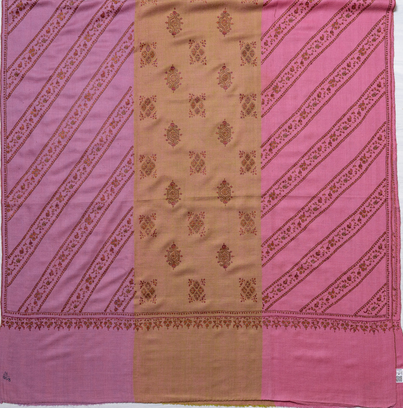 Gulaabi Daastaan – Rose Sozni Hand-Embroidered Pashmina Shawl