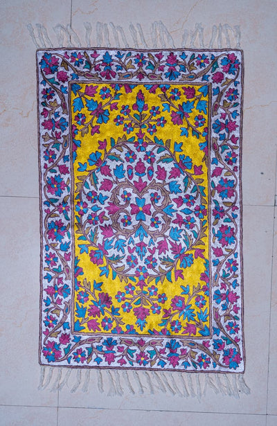 Hand Aari Embroidered chain stitch rug 2ft x 3ft (91cm x 91cm)