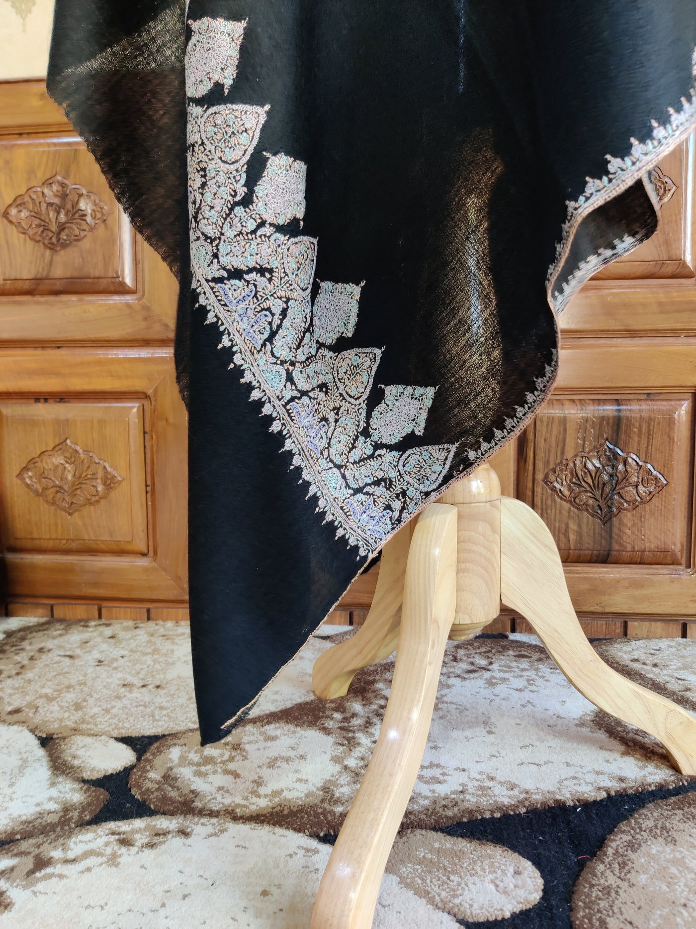 The Sozni Splendor: Black Pashmina Shawl with Floral Embroidery - KashmKari
