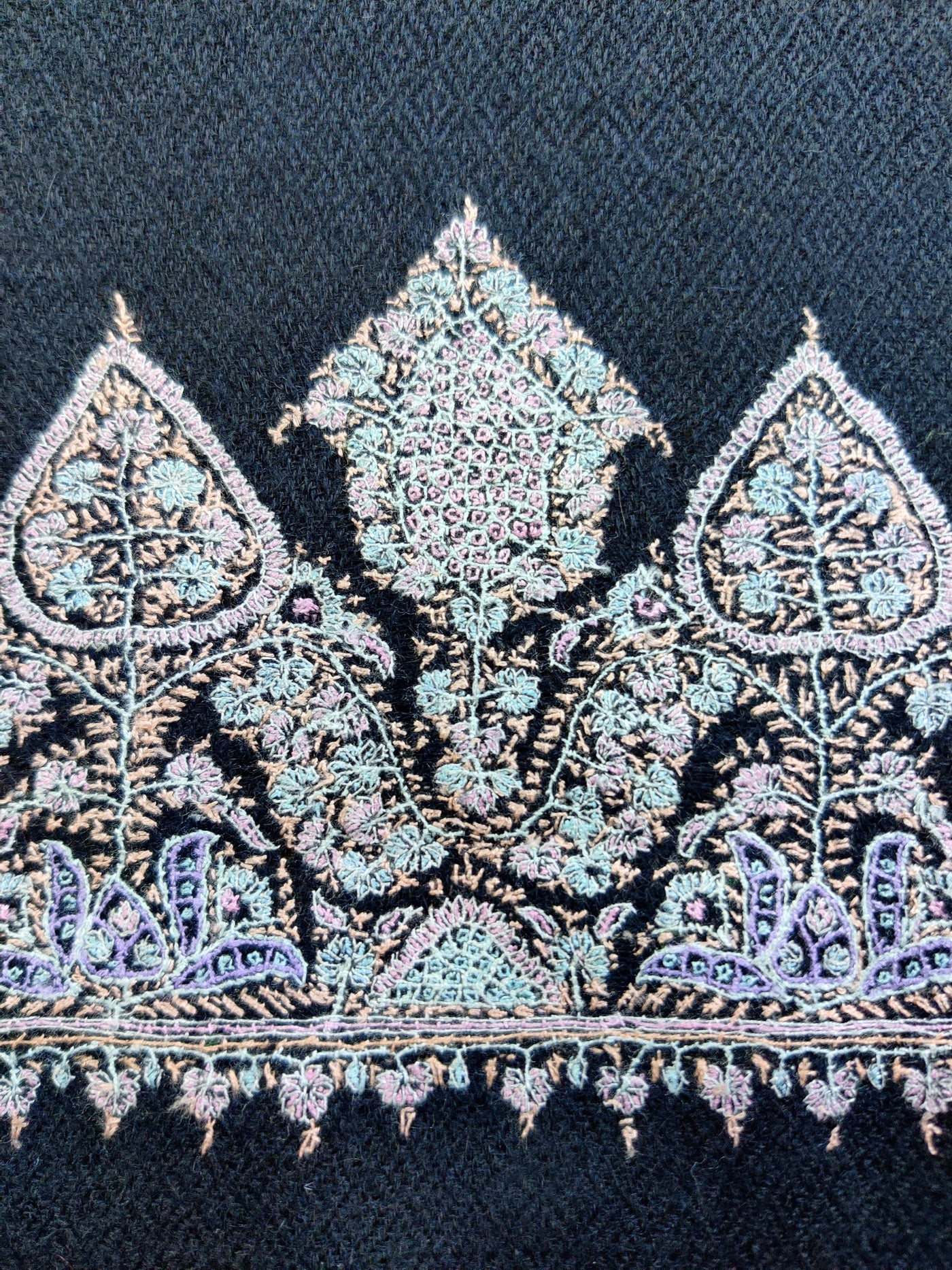 The Sozni Splendor: Black Pashmina Shawl with Floral Embroidery - KashmKari