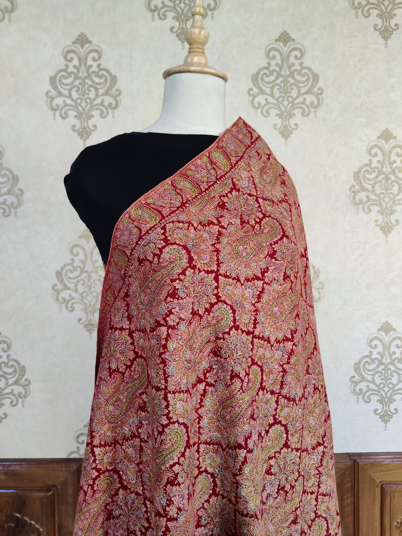 The Artisan's Palette: Pure Pashmina Shawl with Sozni Embroidery - KashmKari
