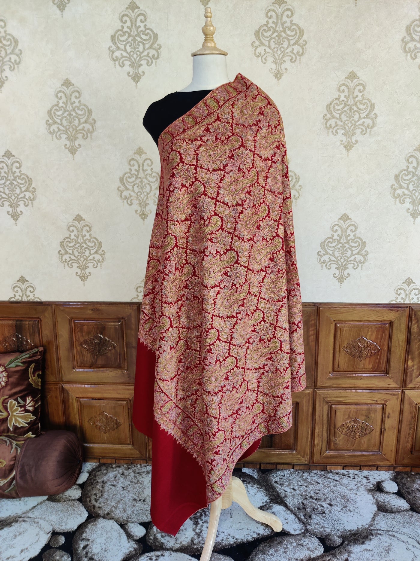 The Artisan's Palette: Pure Pashmina Shawl with Sozni Embroidery - KashmKari