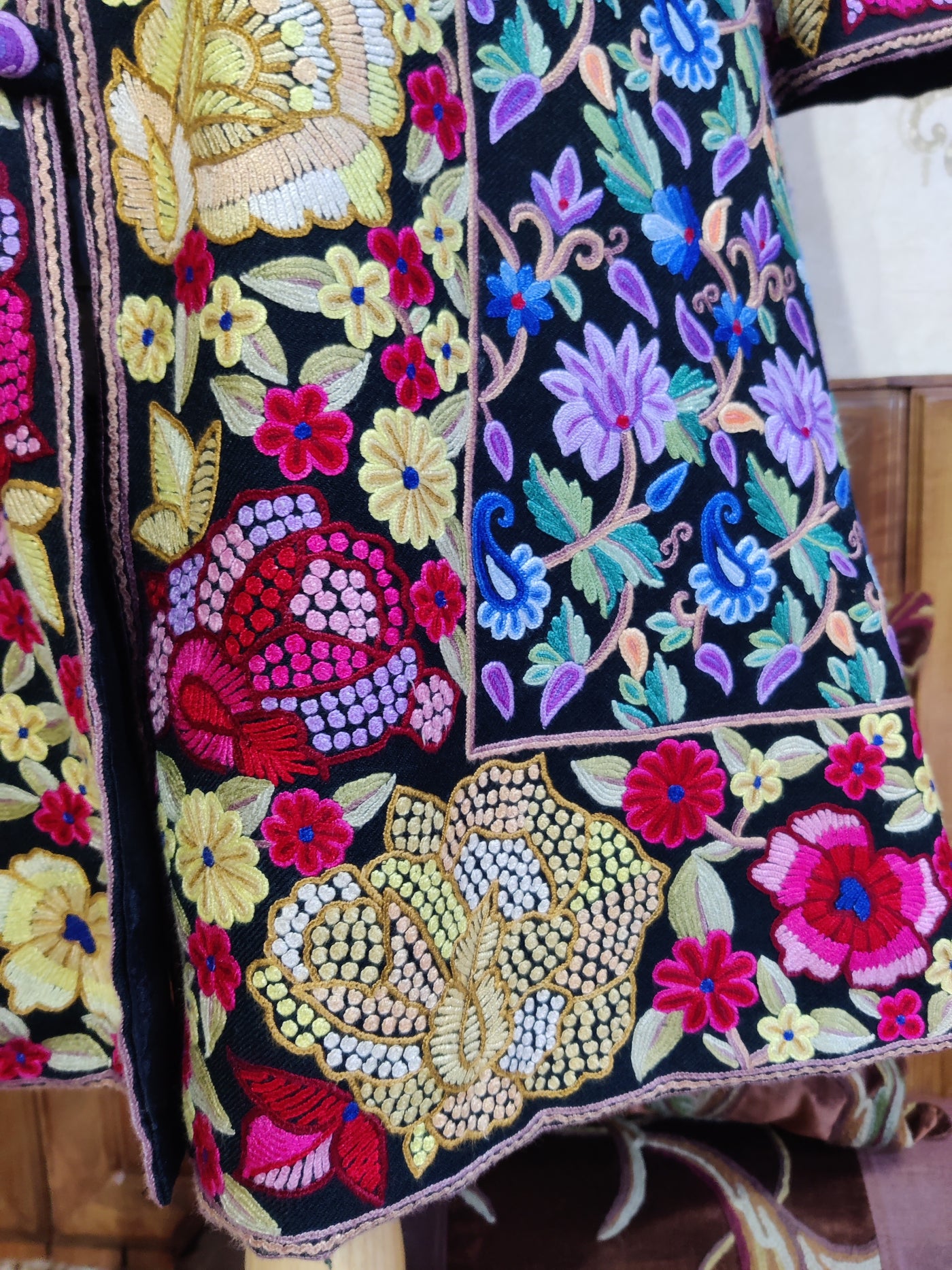 Hand Aari Jamawar Jacket: Kashmir's Hues of Elegance