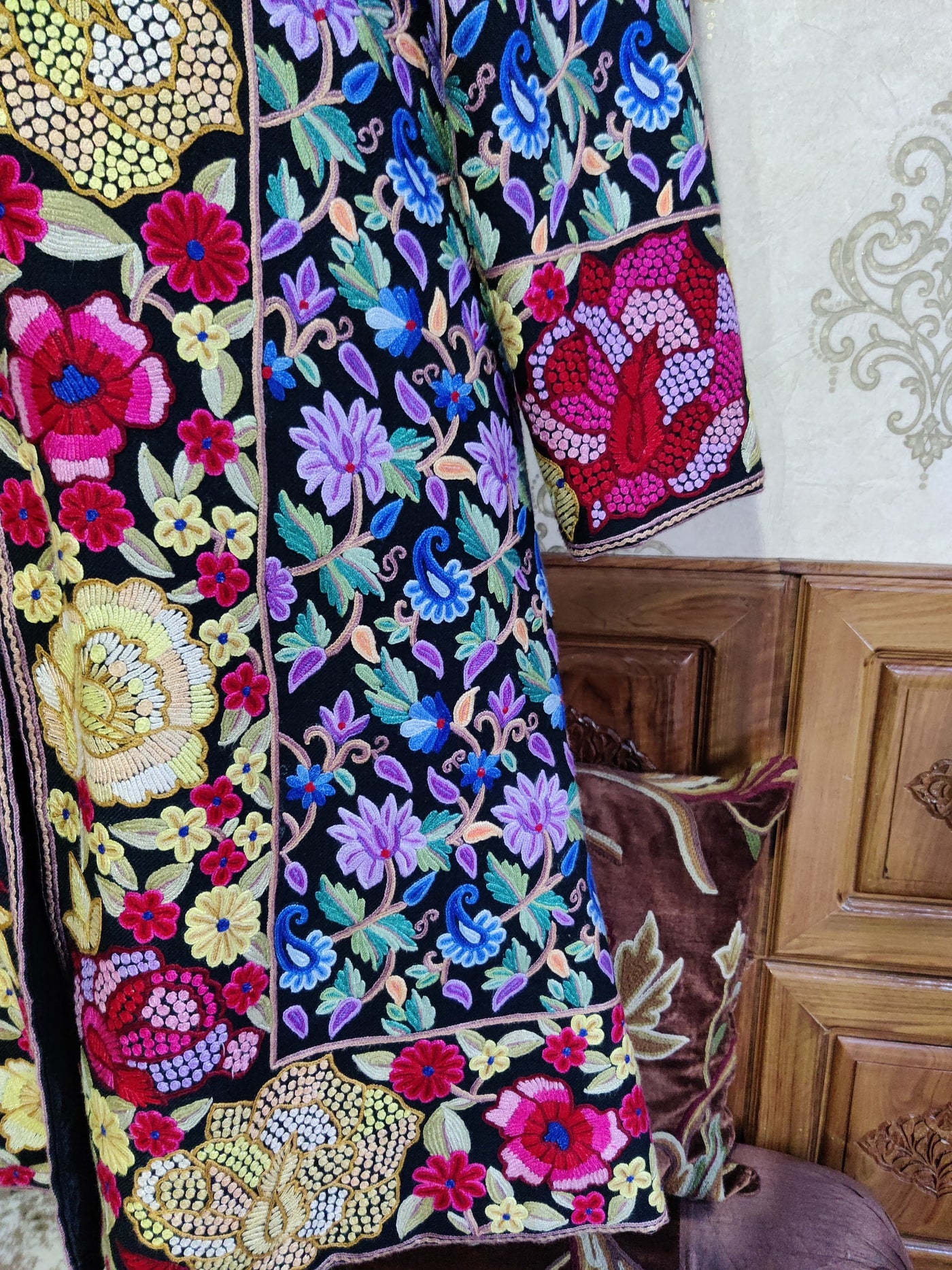 Hand Aari Jamawar Jacket: Kashmir's Hues of Elegance