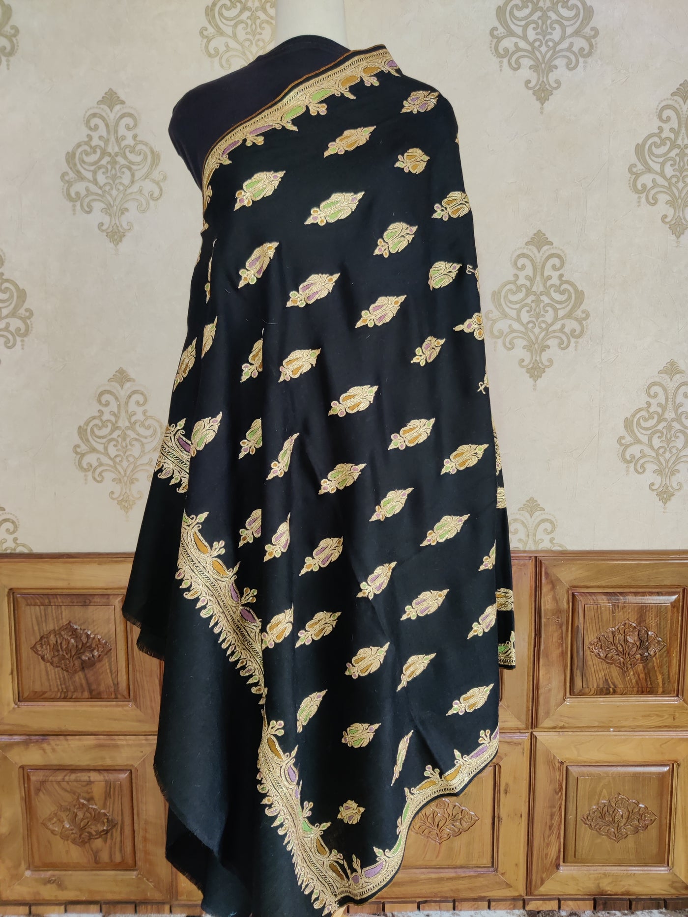 Zamurd-e-Zar Pure Pashmina Shawl with Hand Tilla and Sozni Embroidery