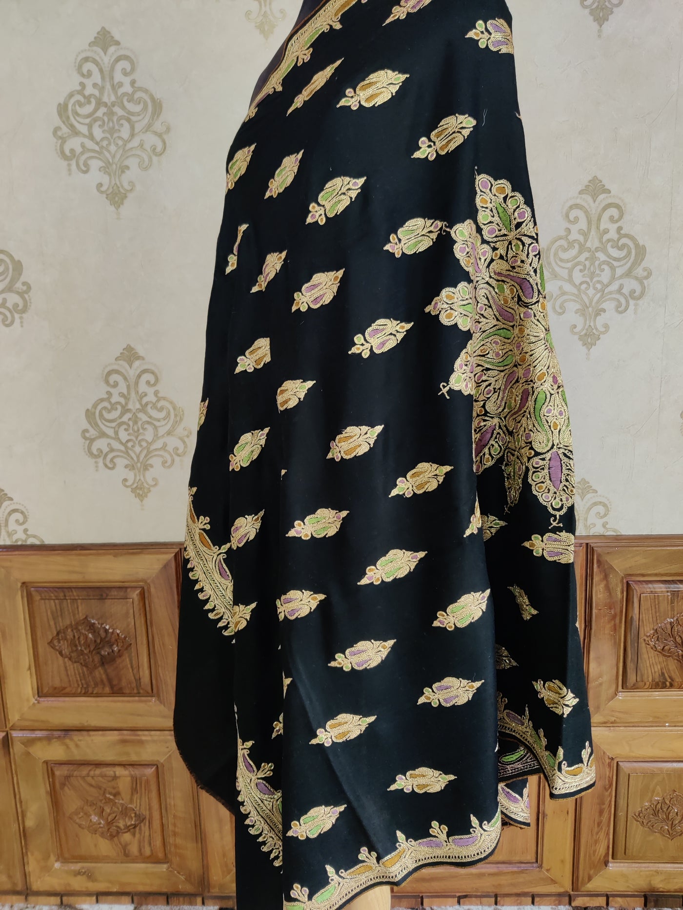 Zamurd-e-Zar Pure Pashmina Shawl with Hand Tilla and Sozni Embroidery