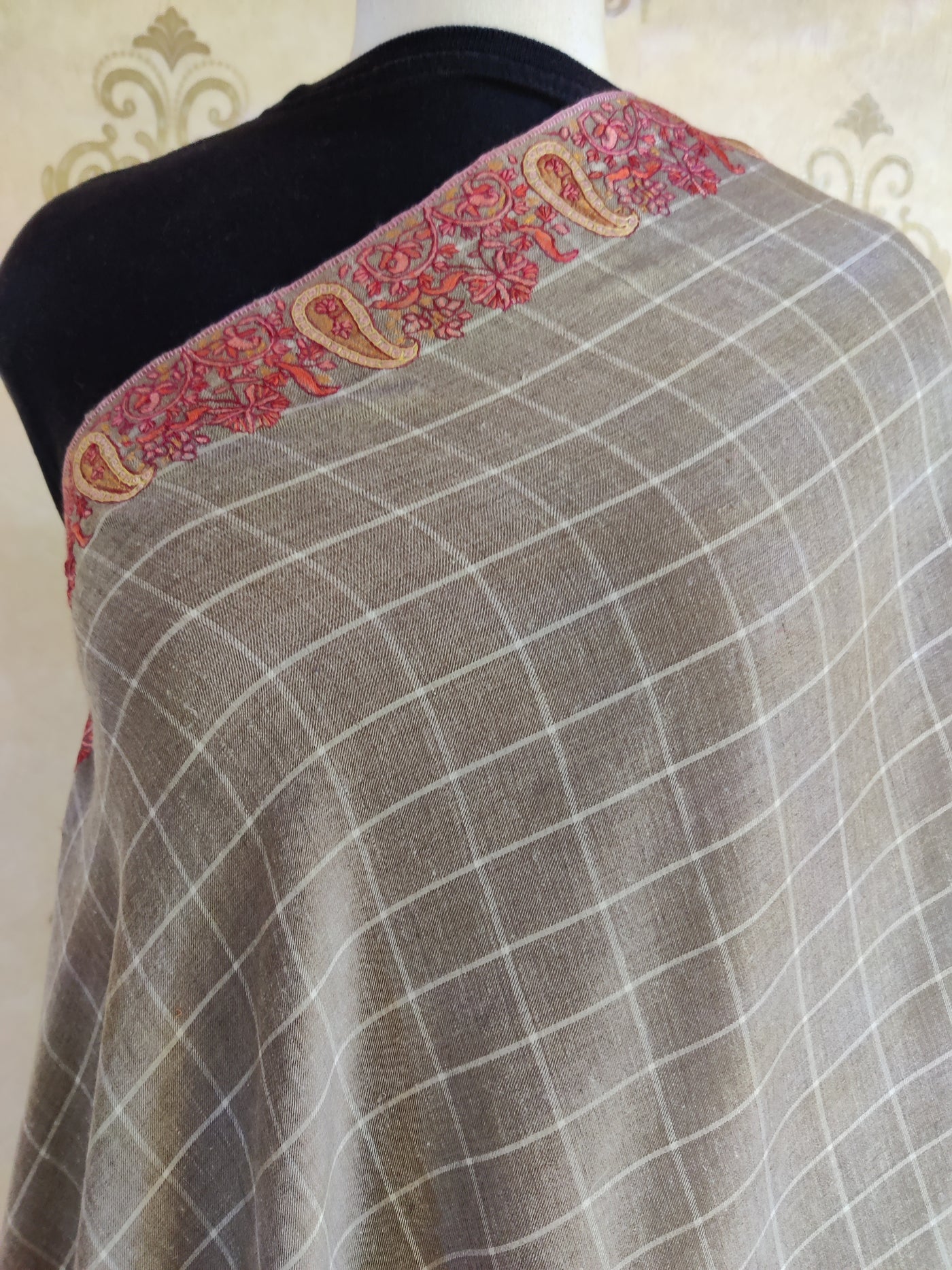 XL 3 Yards Roshanara Paisley Cascade: Pure Pashmina Shawl with Hand Sozni Embroidery