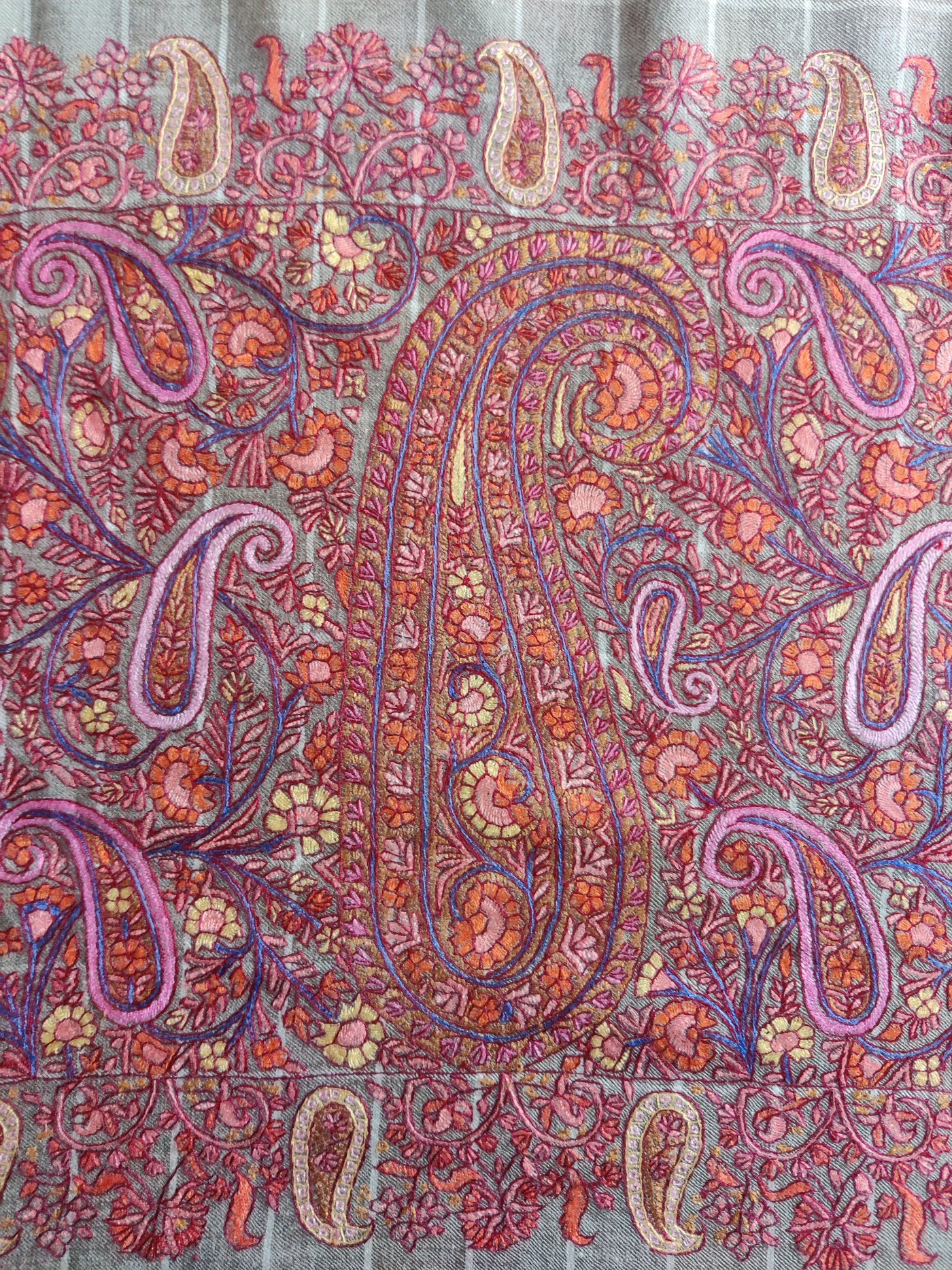 XL 3 Yards Roshanara Paisley Cascade: Pure Pashmina Shawl with Hand Sozni Embroidery