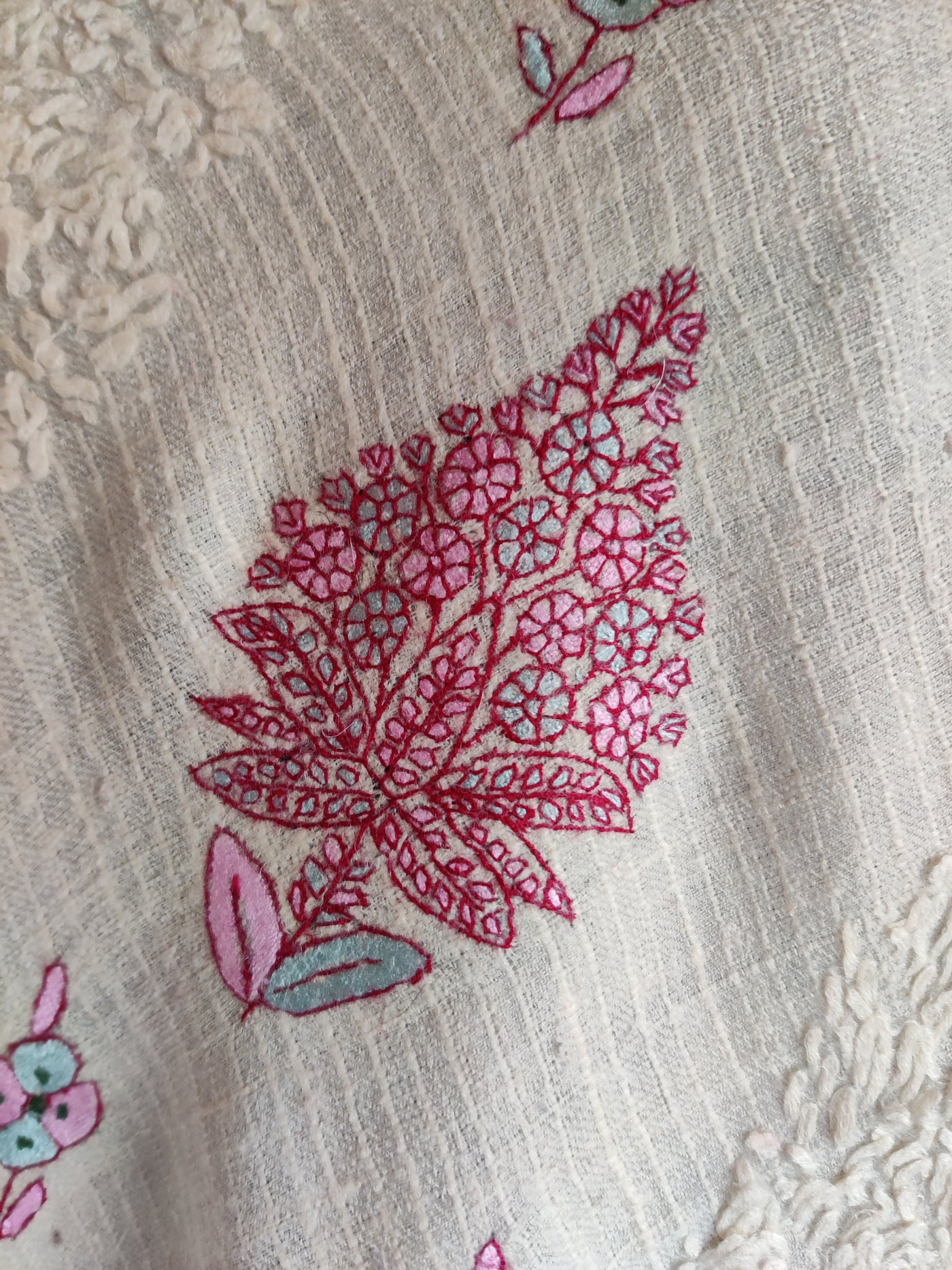 Zephyr of Kashmir Sozni Embroidered Shawl: Pure Pashmina