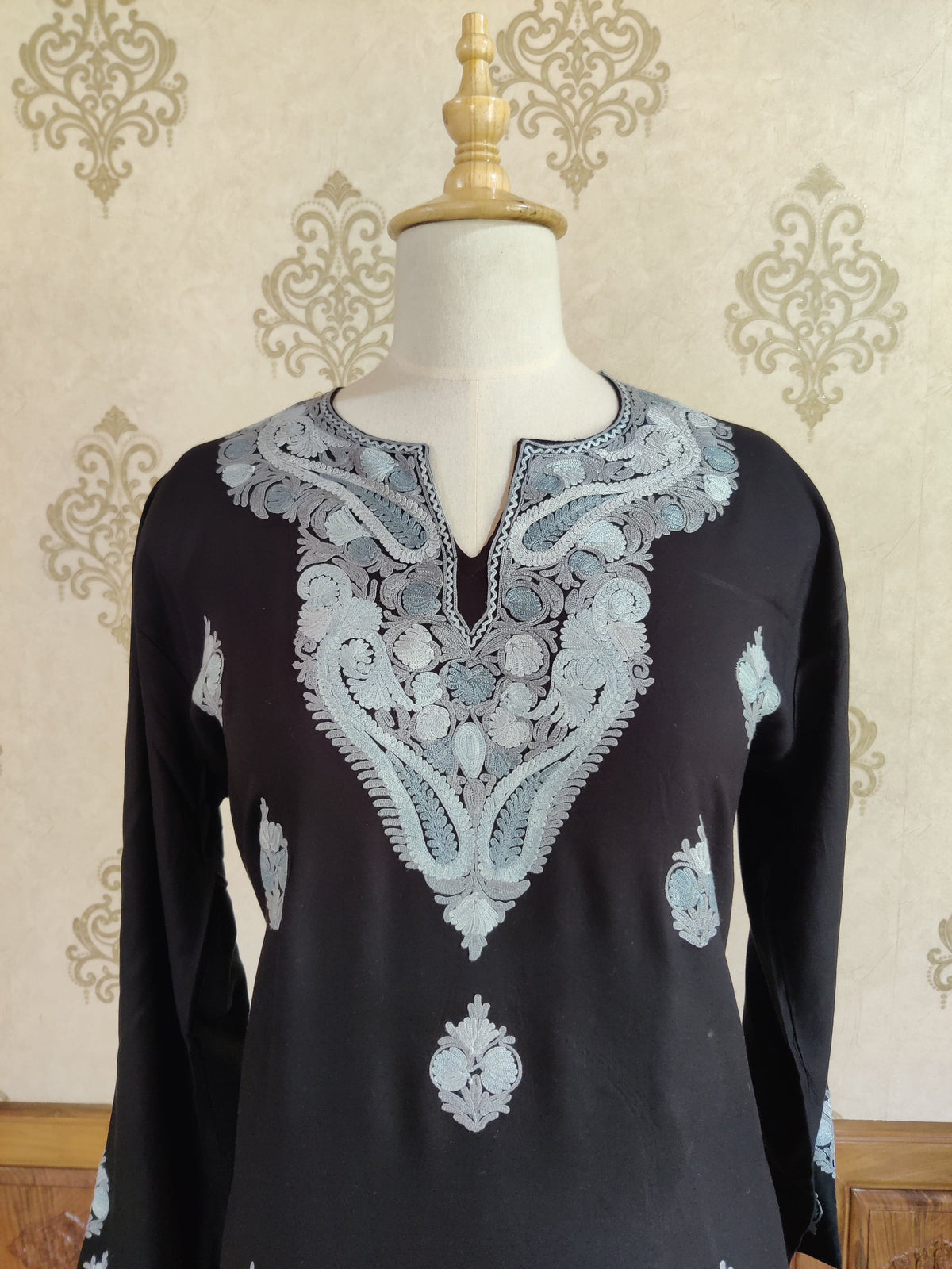 Ebony Grace Aari Embroidered Kurti