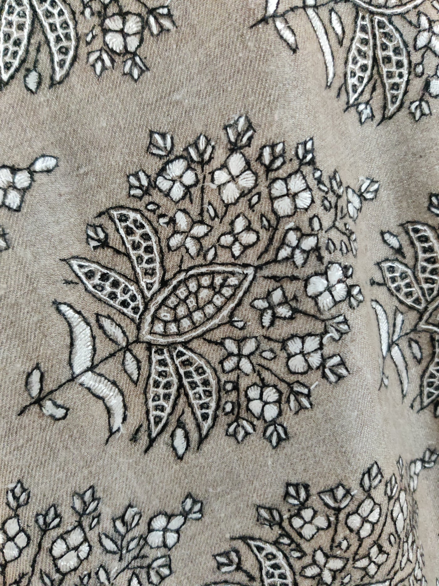 3 Yards : Charcoal Elegance Sozni Hand Embroidered Pure Pashmina Shawl