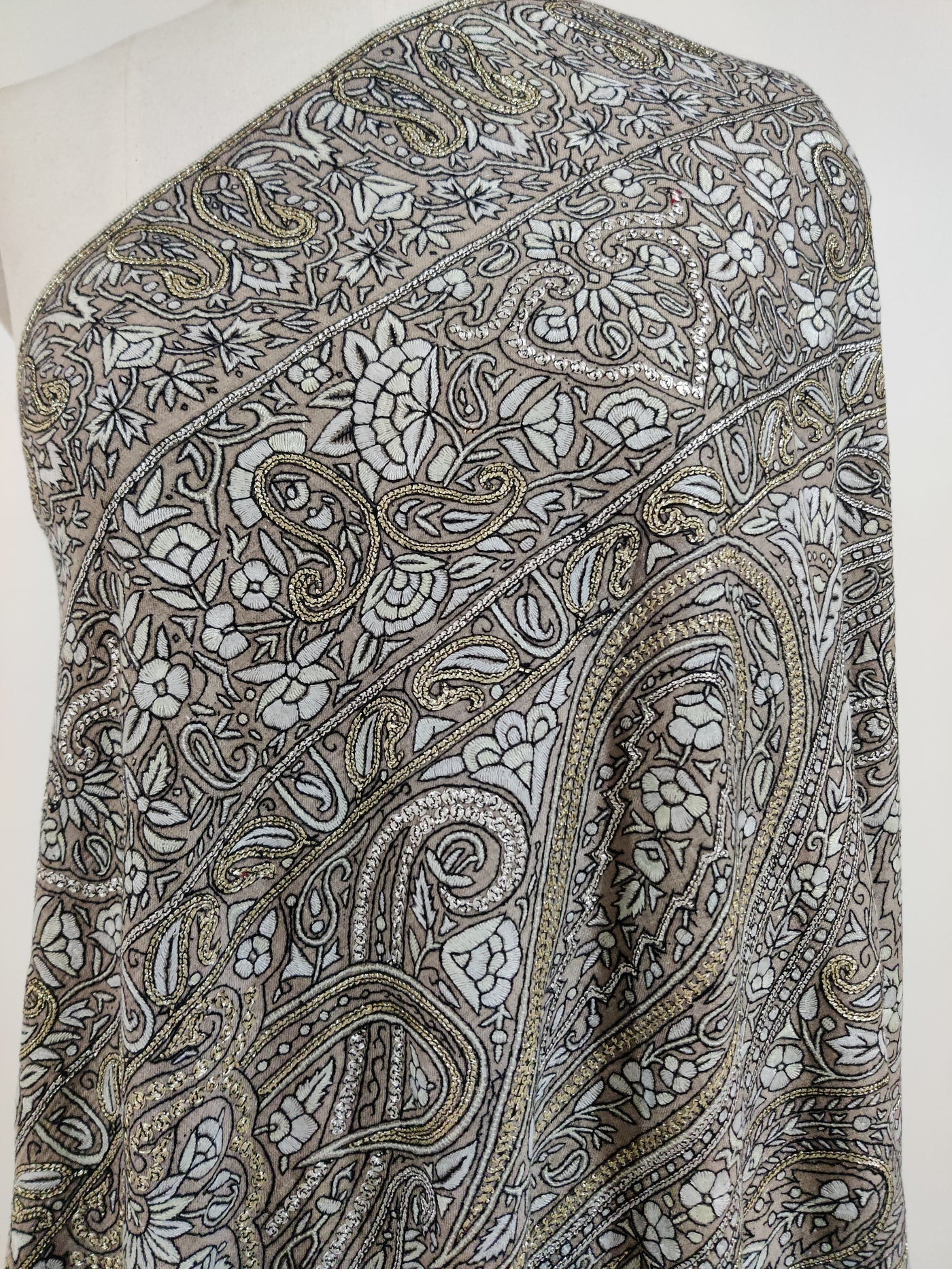 3 Yards : Ebony Paisley Sozni and Tilla Hand Embroidered Pure Pashmina Shawl