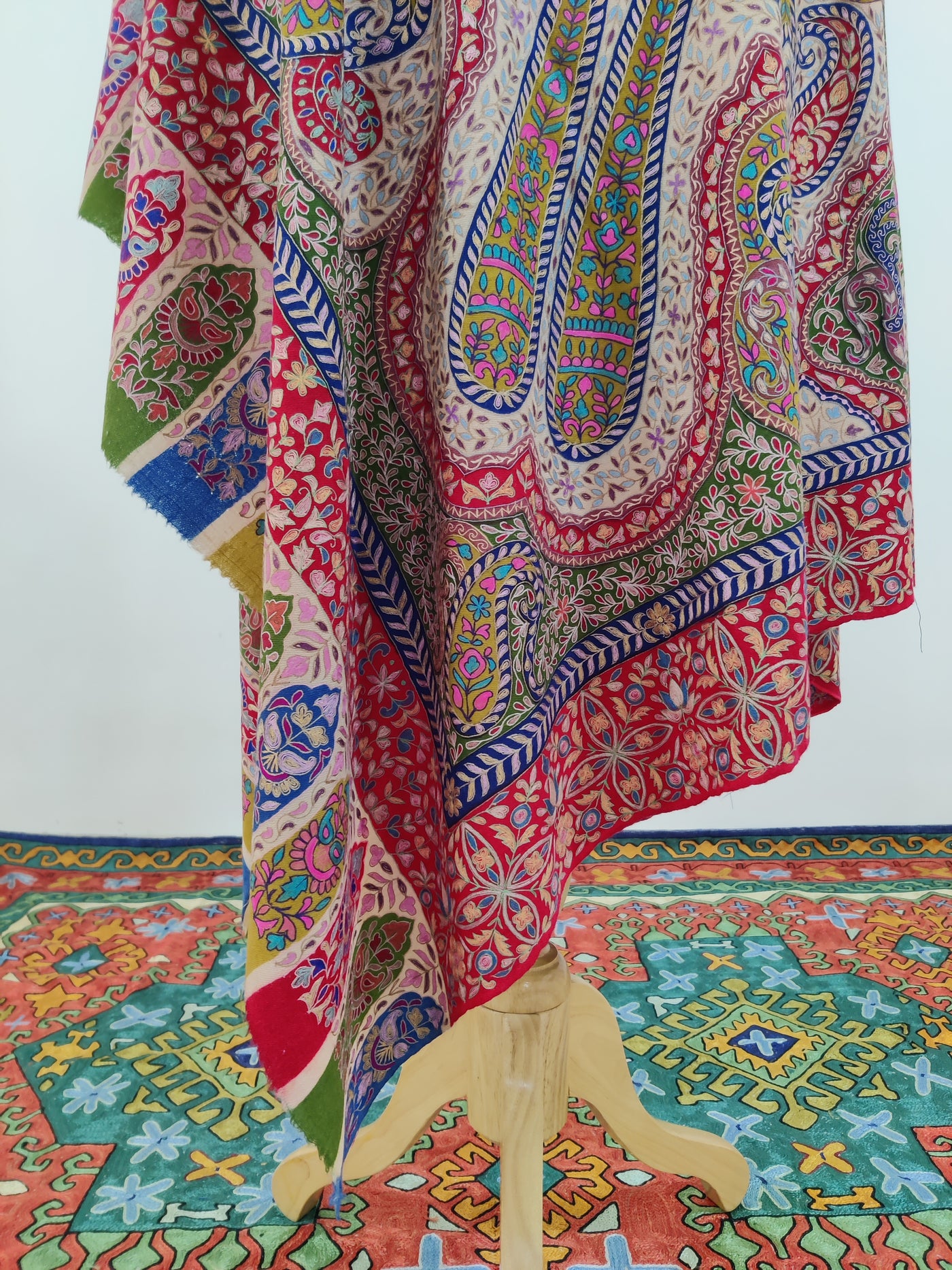 Kalamkari: Hand-Embroidered Sozni Pure Pashmina Shawl