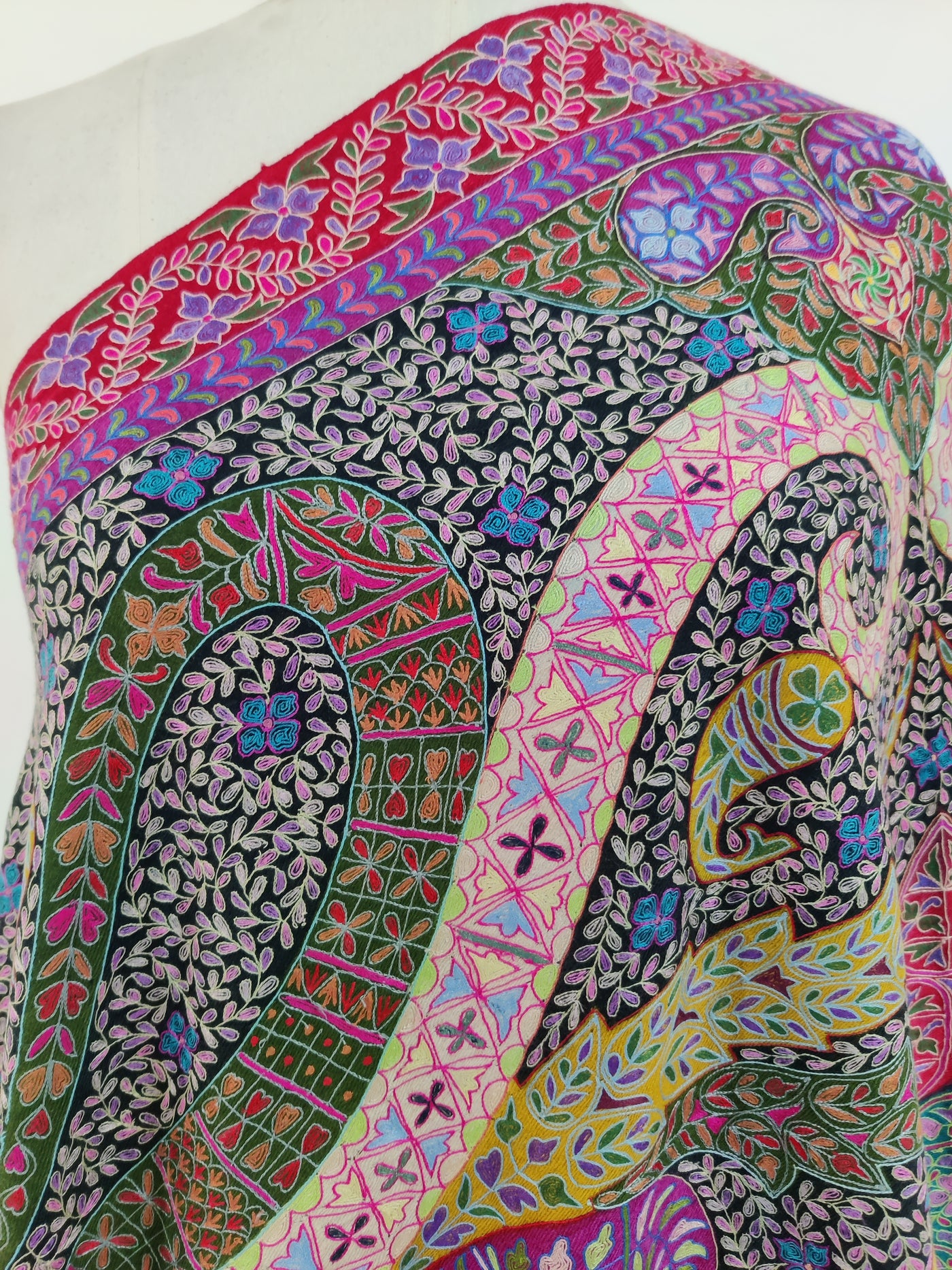 Kalamkari: Hand-Embroidered Sozni Pure Pashmina Shawl