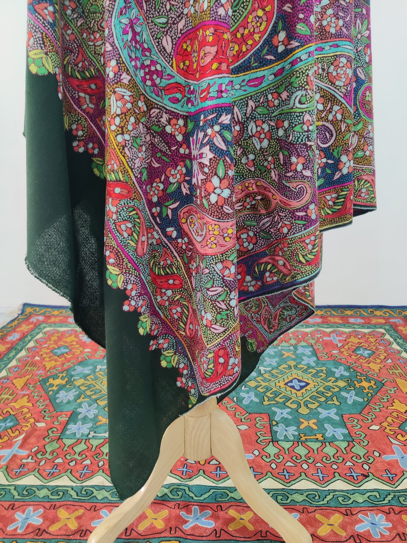 Bahaar-e-Kashmir Pure pashmina Sozni Shawl