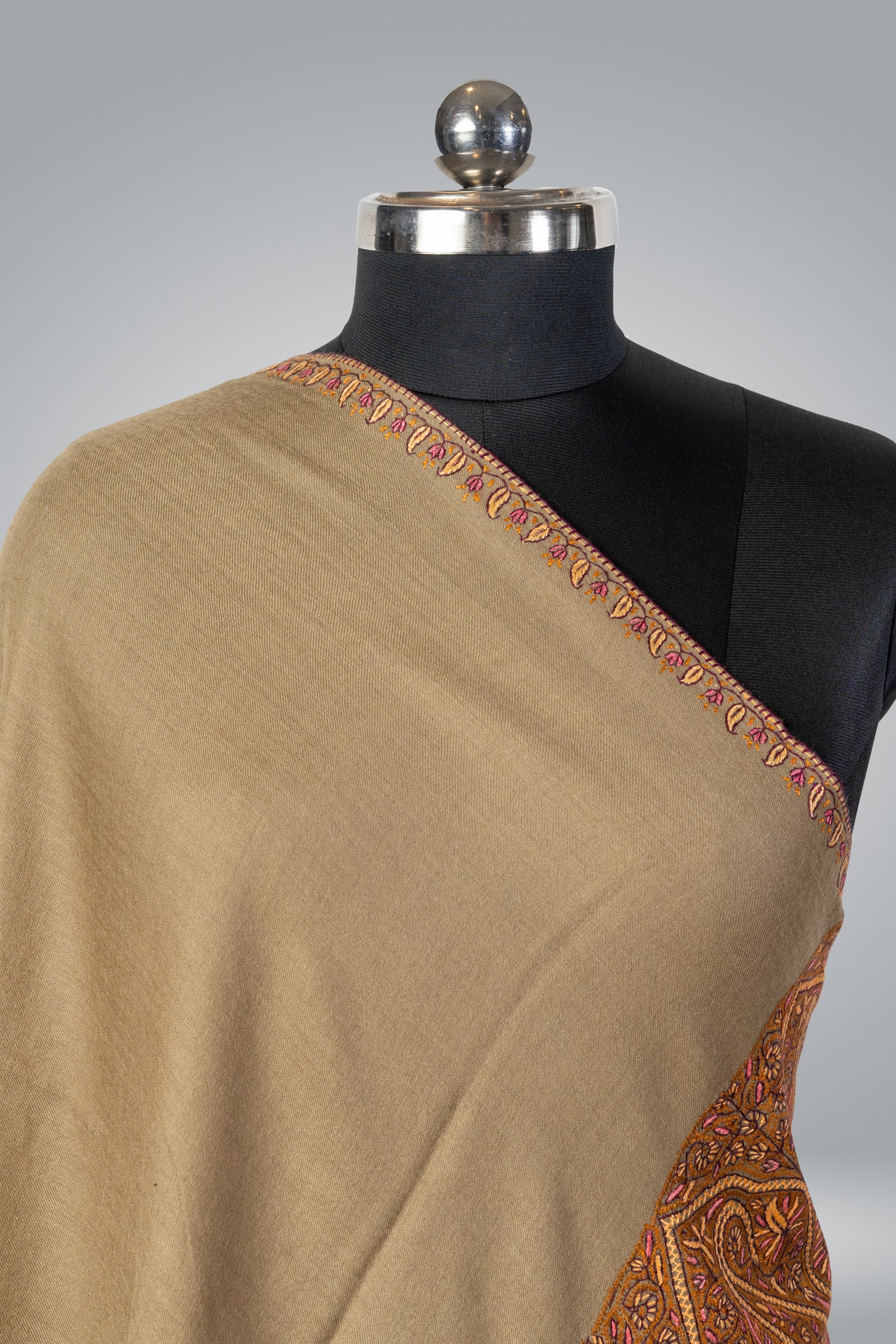 The Beige Brilliance: Premium Kashmiri Shawl with Paisley Sozni Embroidery - KashmKari