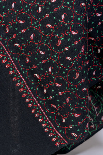 The Aristocratic Paisley: Luxurious Sozni Embroidered Kashmiri Shawl - KashmKari