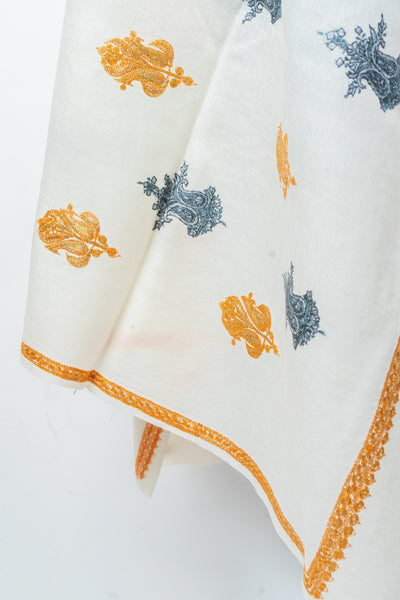 THE CELESTIAL EMBRACE: TILLA AND SOZNI EMBROIDERED KASHMIRI MERINO WOOL SHAWL - KashmKari