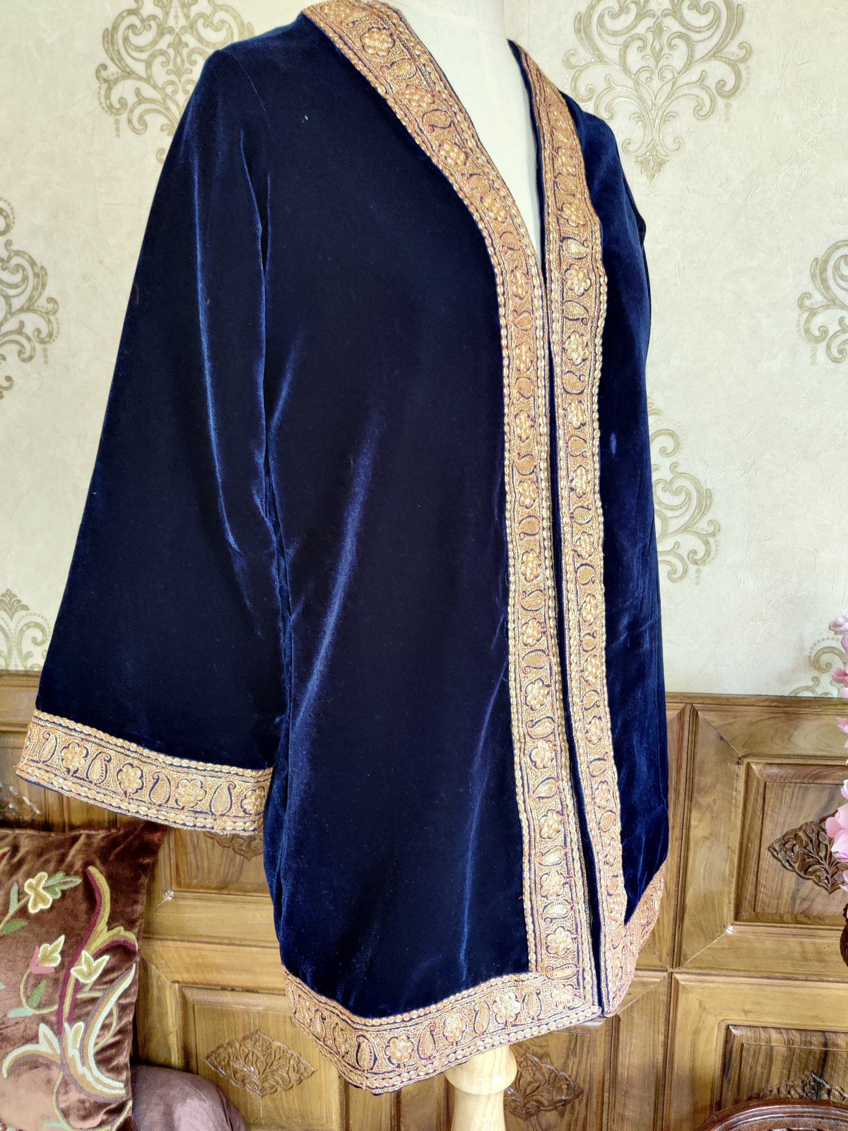Blue Kashmiri Robe With tilla Embroidery , Luxurious Velvet Kimono Robe With Tilla Work