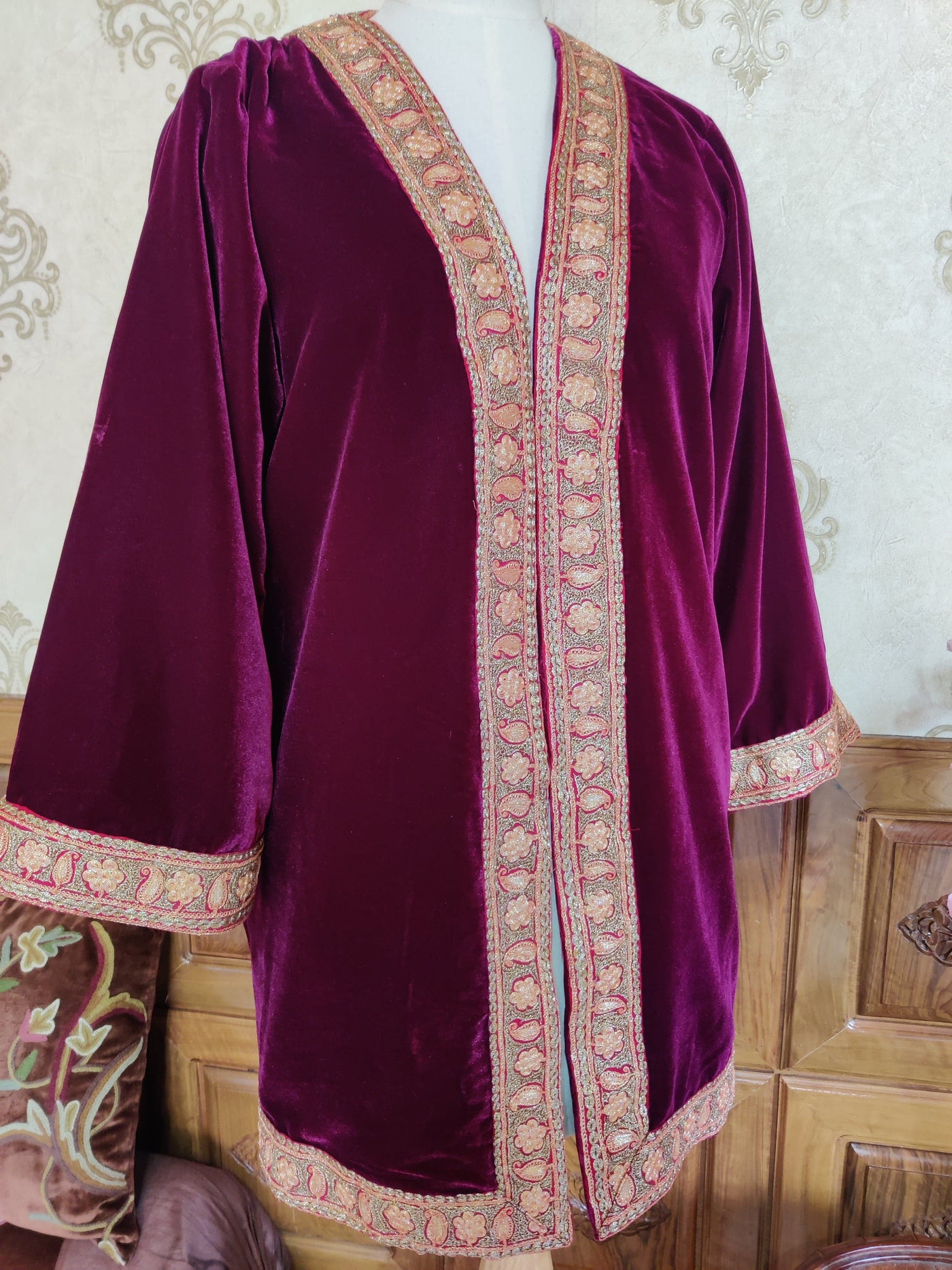 Kashmiri Robe With tilla Embroidery , Luxurious Velvet Kimono Robe With Tilla Work - KashmKari