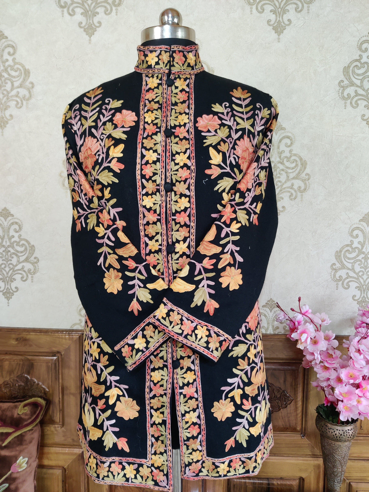 Kashmiri jacket With Floral Embroidery Jacket KashmKari Buy Short Kashmiri Jacket With Kashmiri Embroidery at best price Online  | Kashmir Thread 
