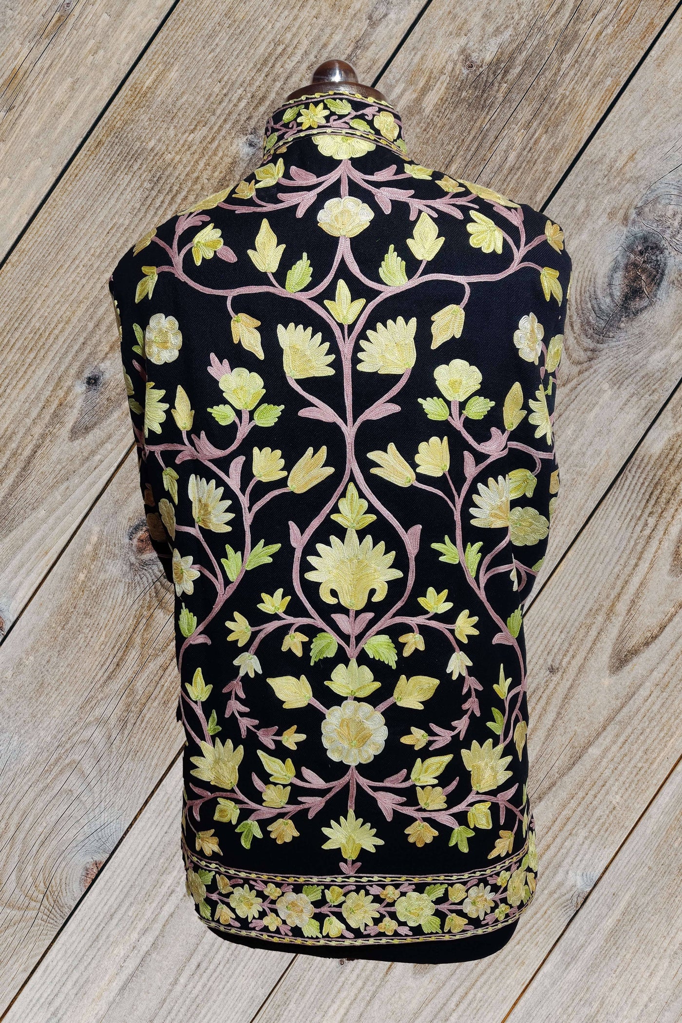 Kashmir Thread Coat XXL (46) Kashmiri Woolen Jacket With Floral Multi-Color Embroidery