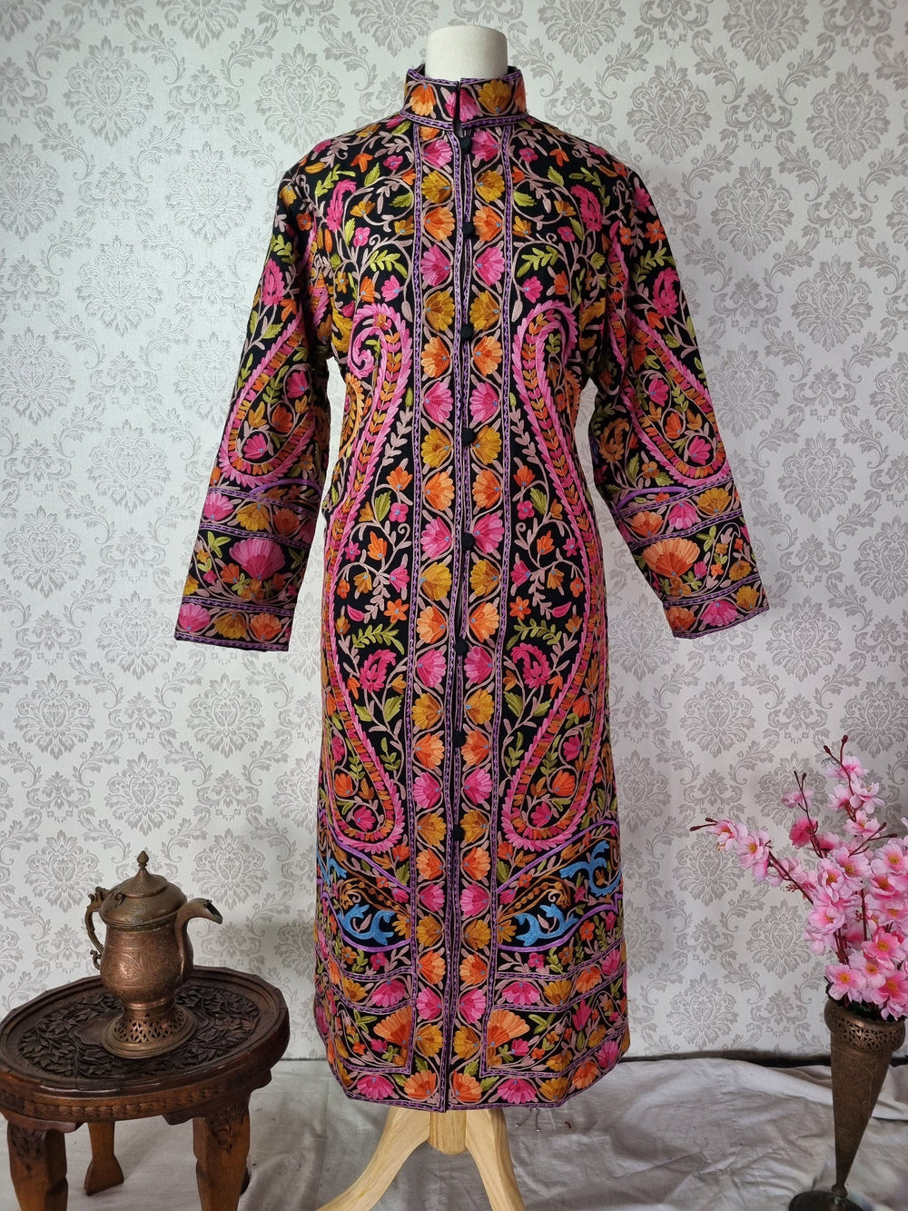 kashmiri ladies dress Kashmiri Dresses, Pherans, Suits, Head Gear