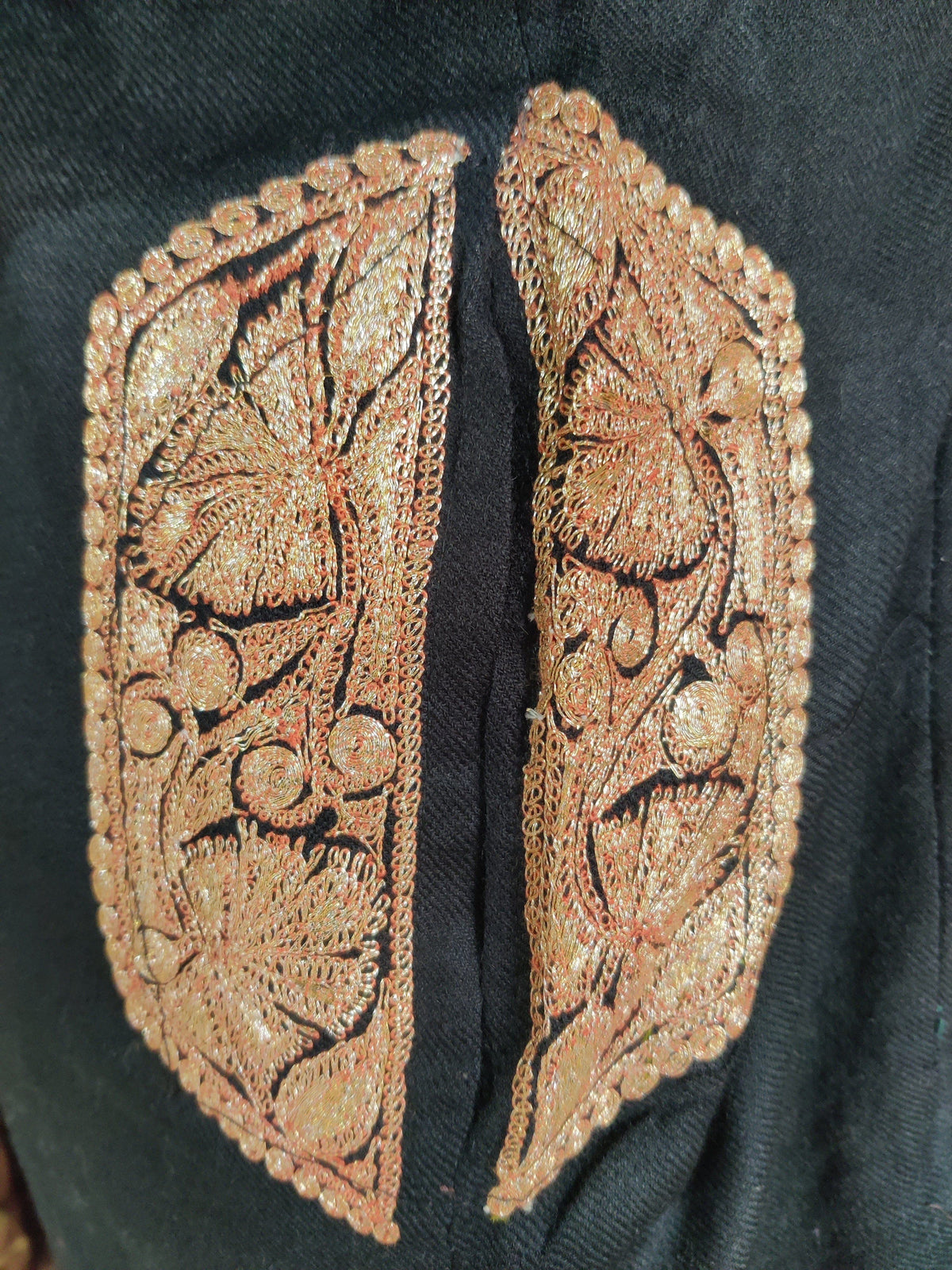 Black Kashmiri Woolen Pheran with Golden Tilla Embroidery Pheran KashmKari Buy Kashmiri Phiran Aari Embroidery Online at a Friendly Price | Kashmir Thread 